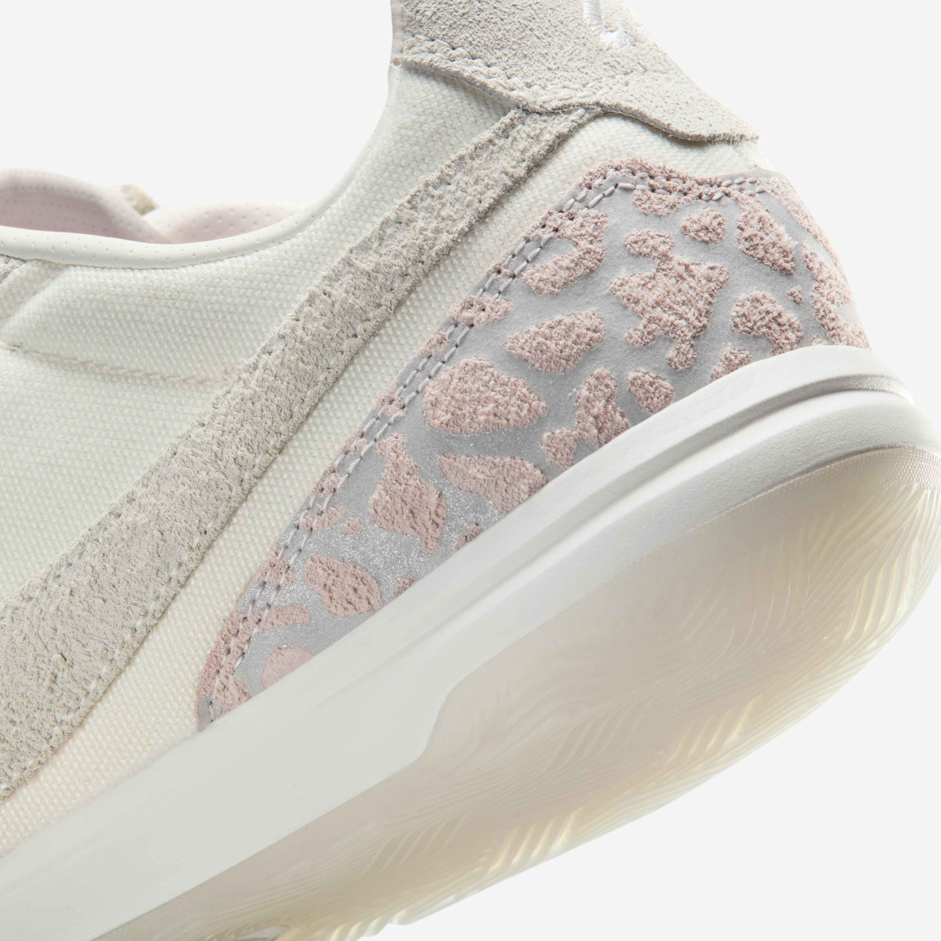 Jordan Tiempo Streetgato SE image number 7