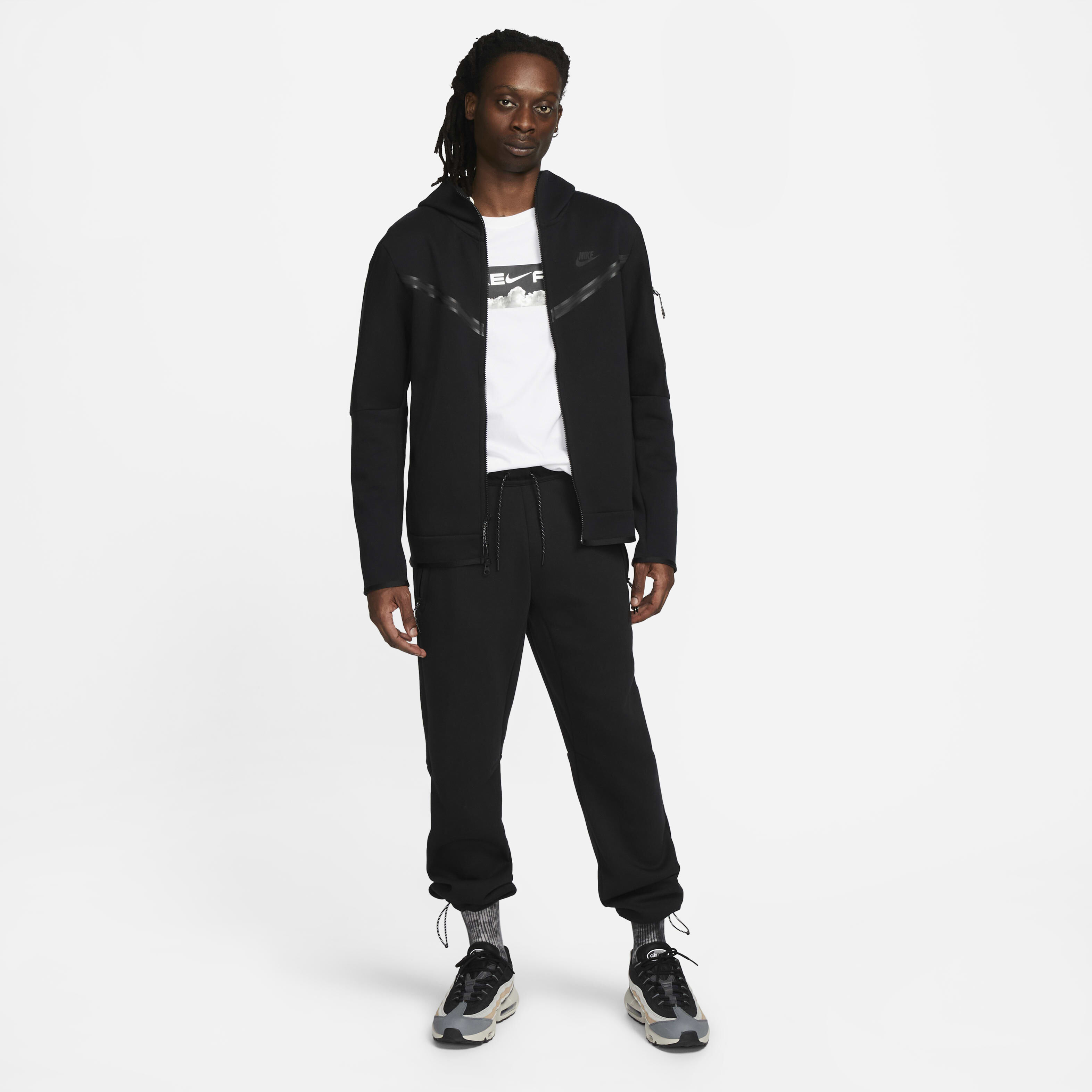 Nike Sportswear Tech Fleece image number 4