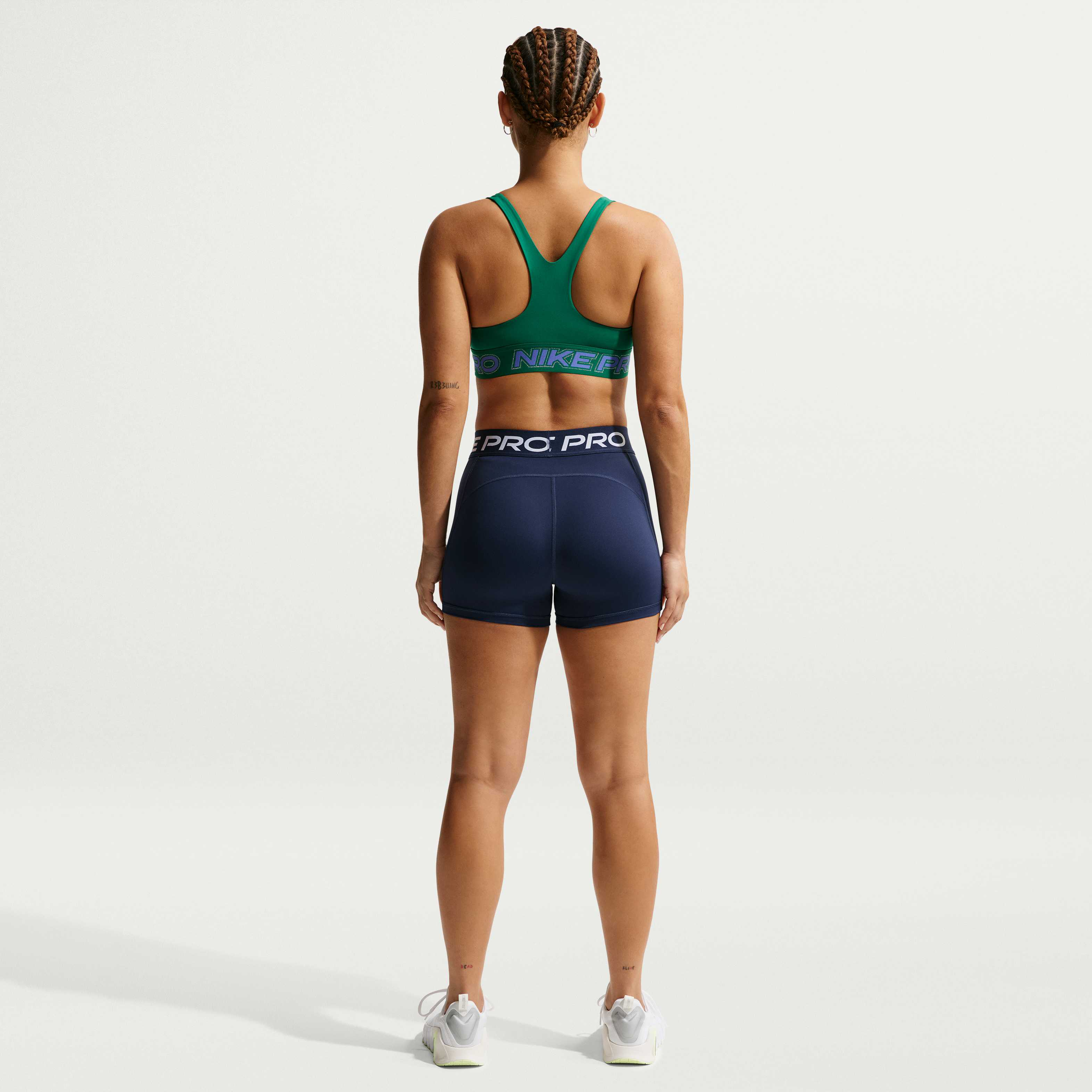 Nike Pro image number 4