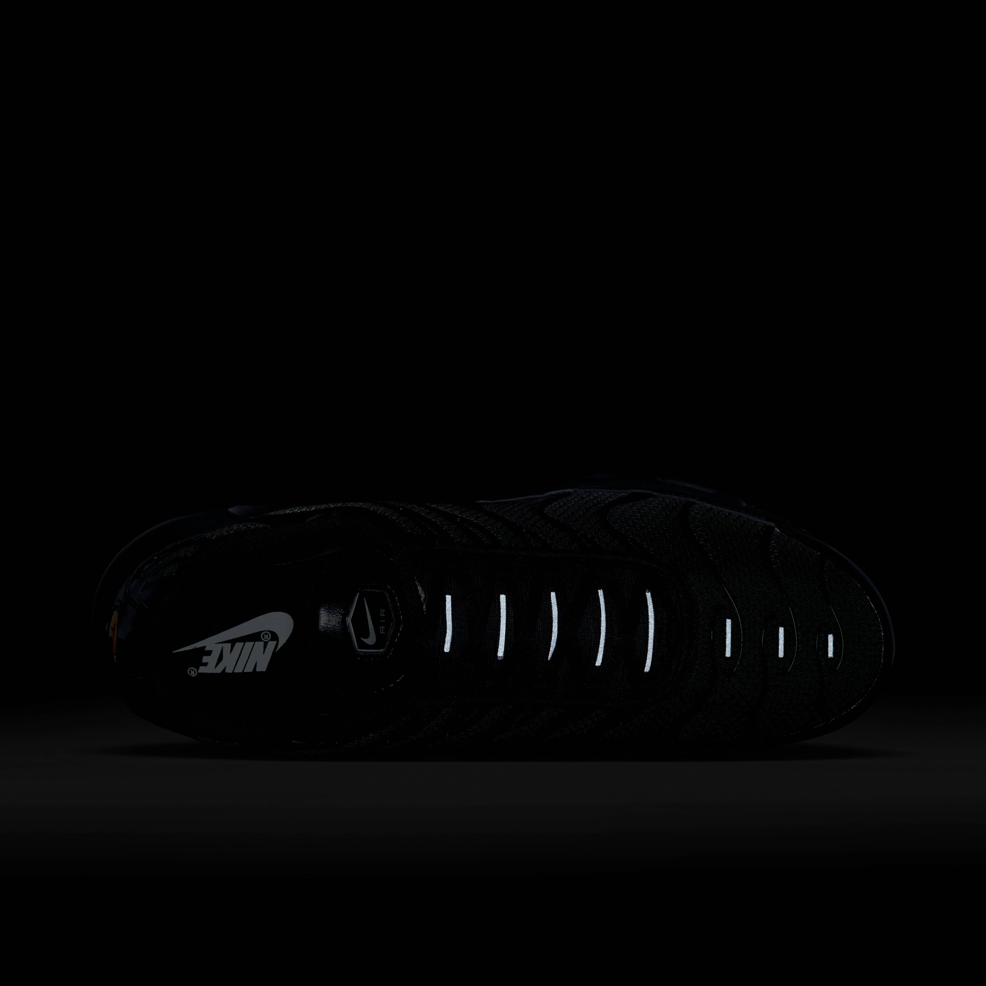 اير ماكس بلس image number 8