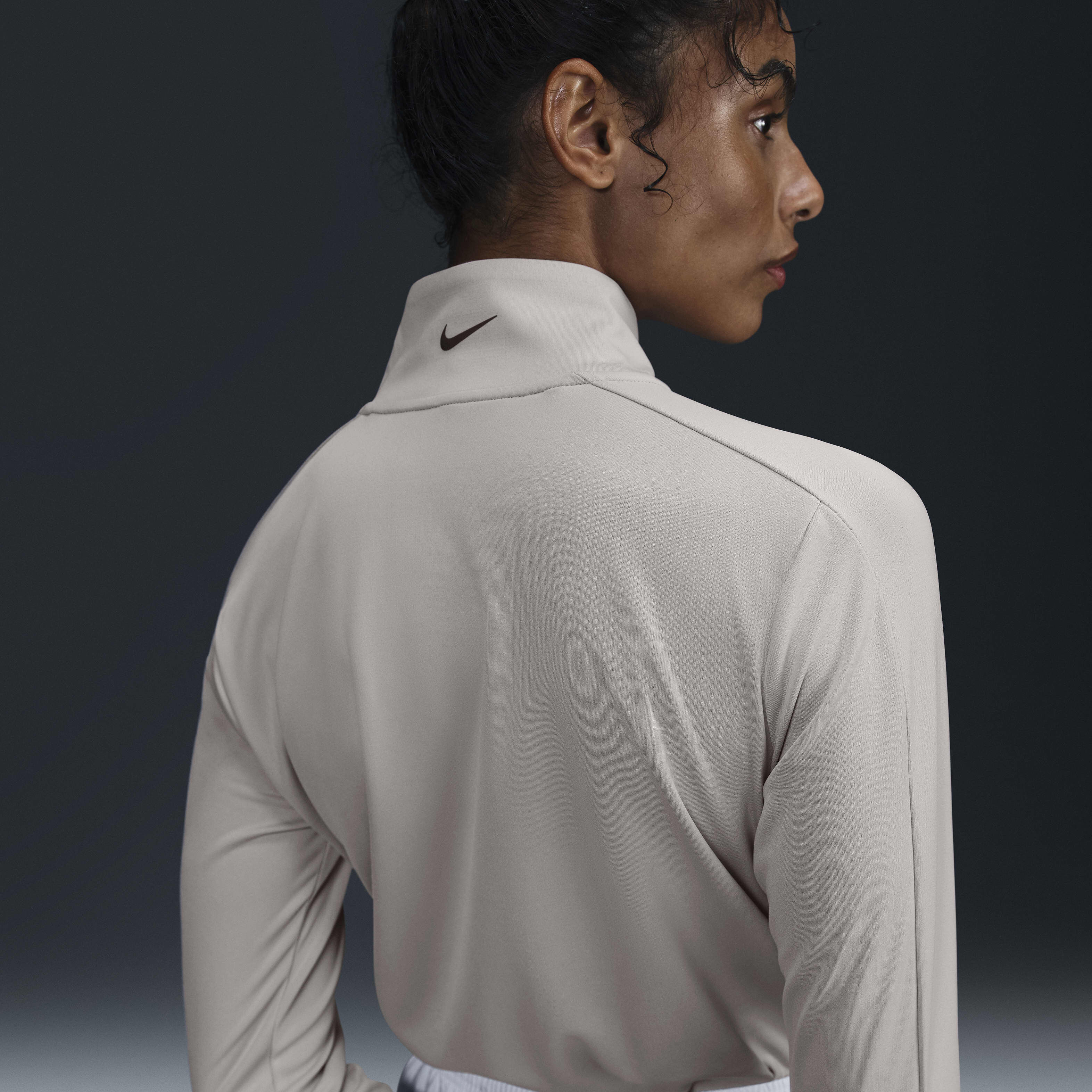 نايكي بيسر image number 1