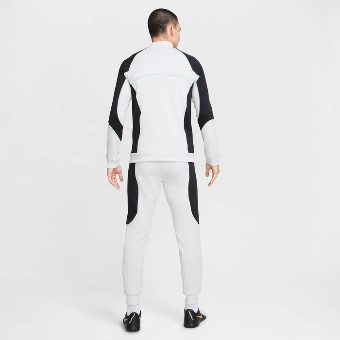 Nike Strike+ image number 1 Nike Strike+ image number 1