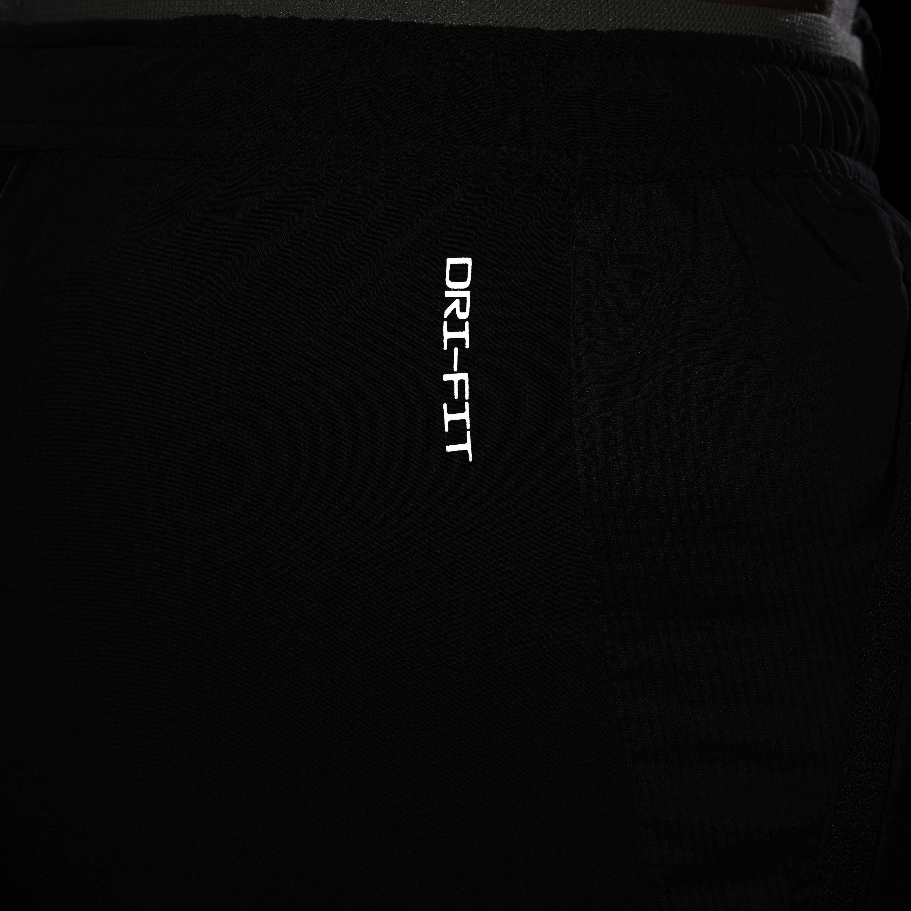 Nike Phenom Running Division image number 9