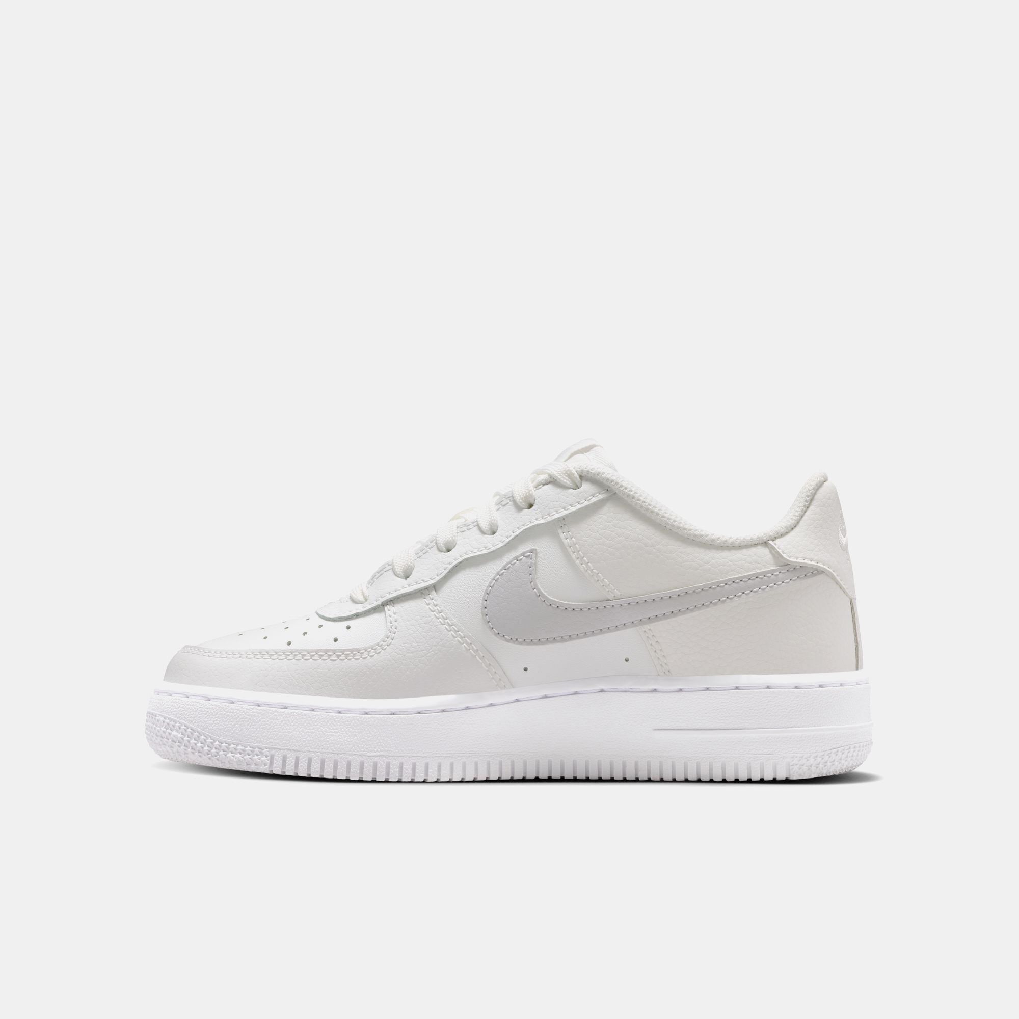 Nike Air Force 1 Essential+ image number 4