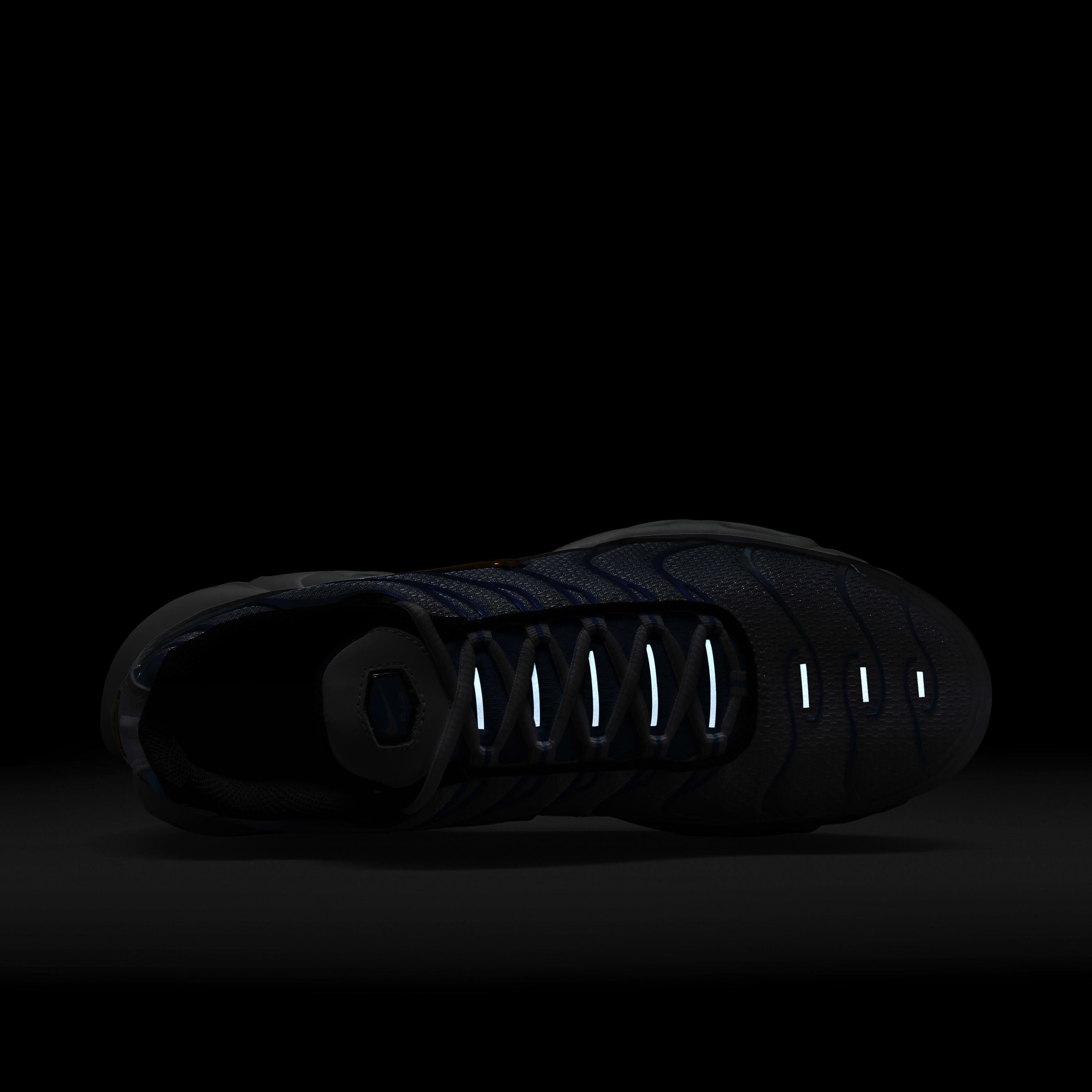 Nike Air Max Plus image number 8