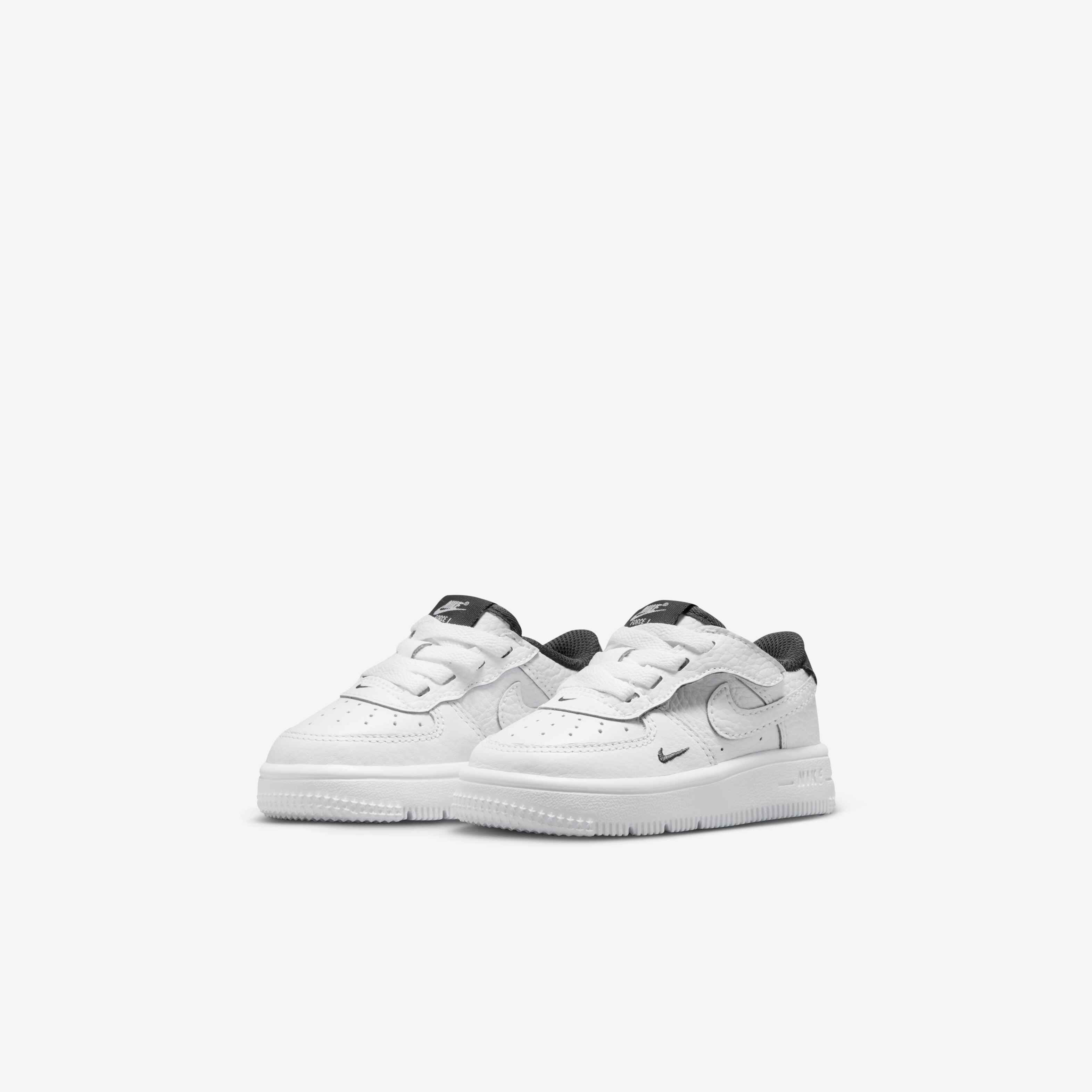 Nike Force 1 Low LV8 EasyOn image number 4