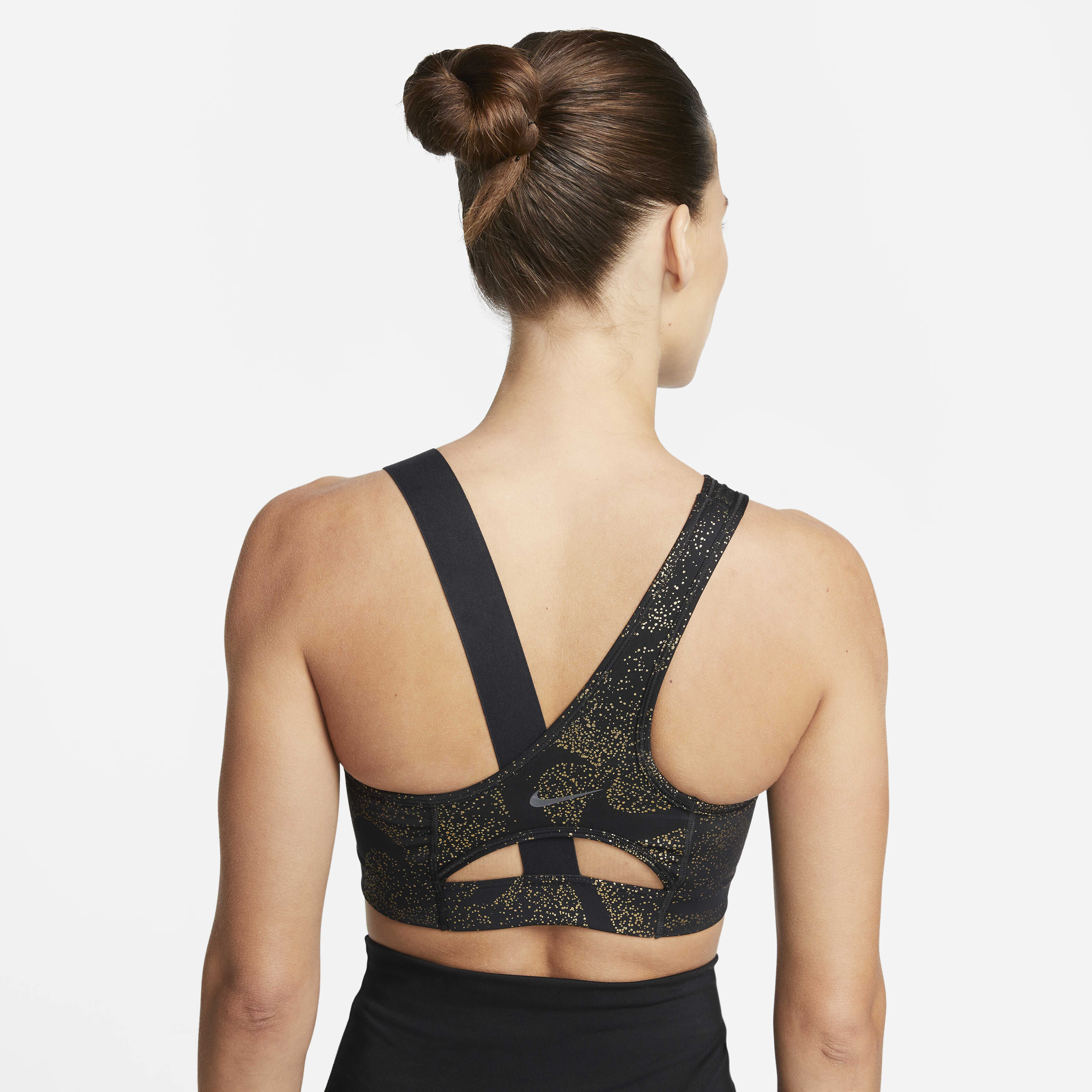 نايكي سووش image number 1