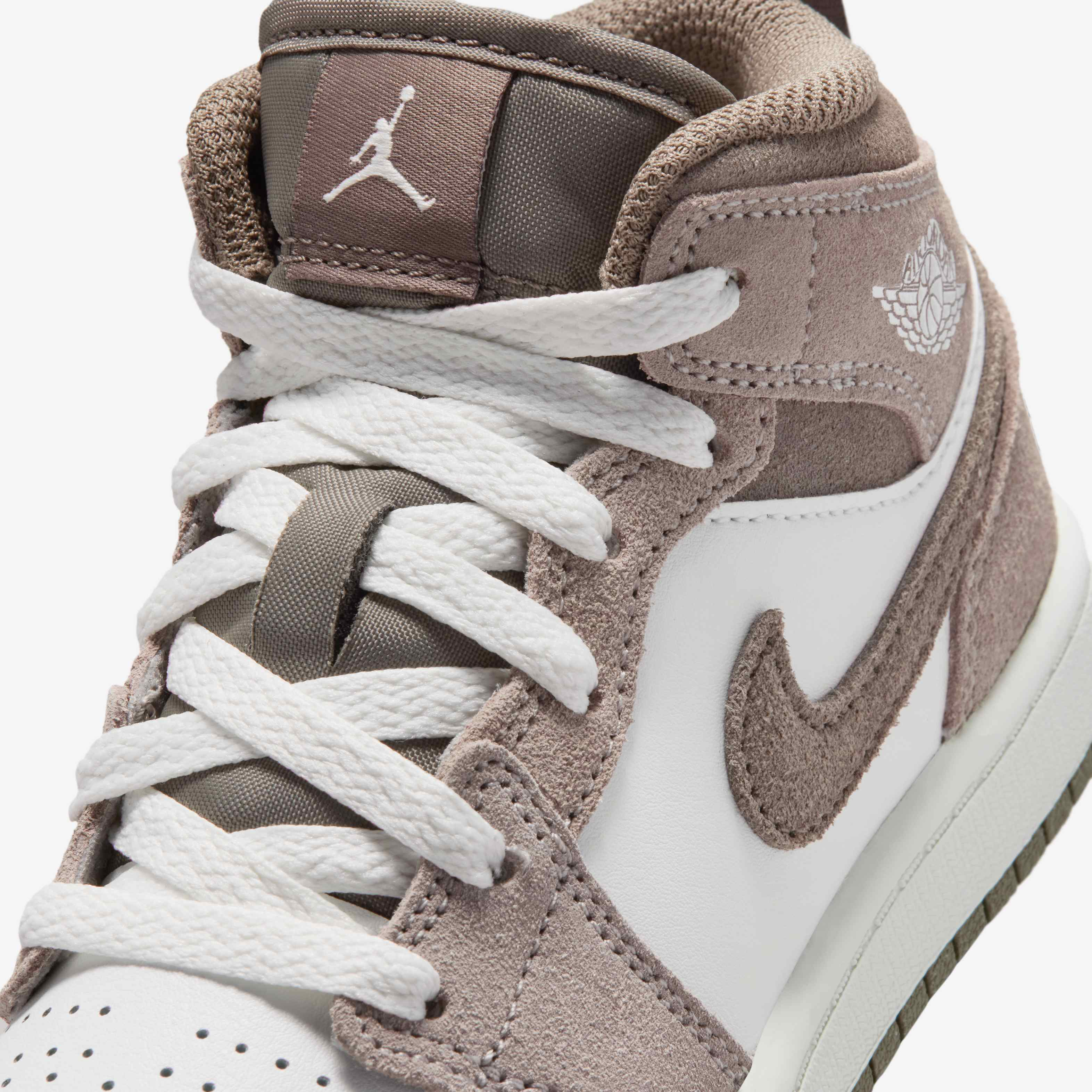 جوردن 1 ميد image number 6