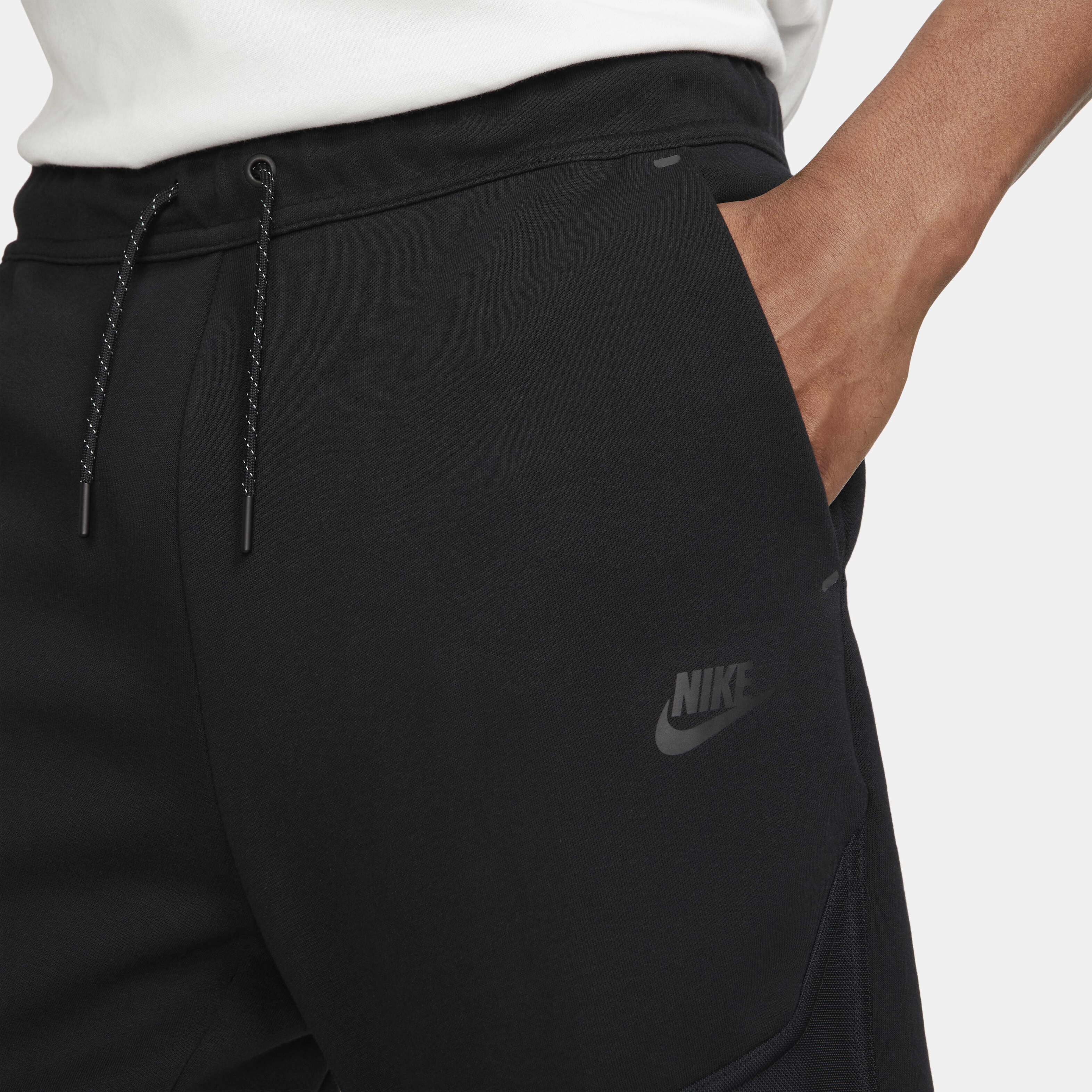 Nike Sportswear Tech Fleece image number 2