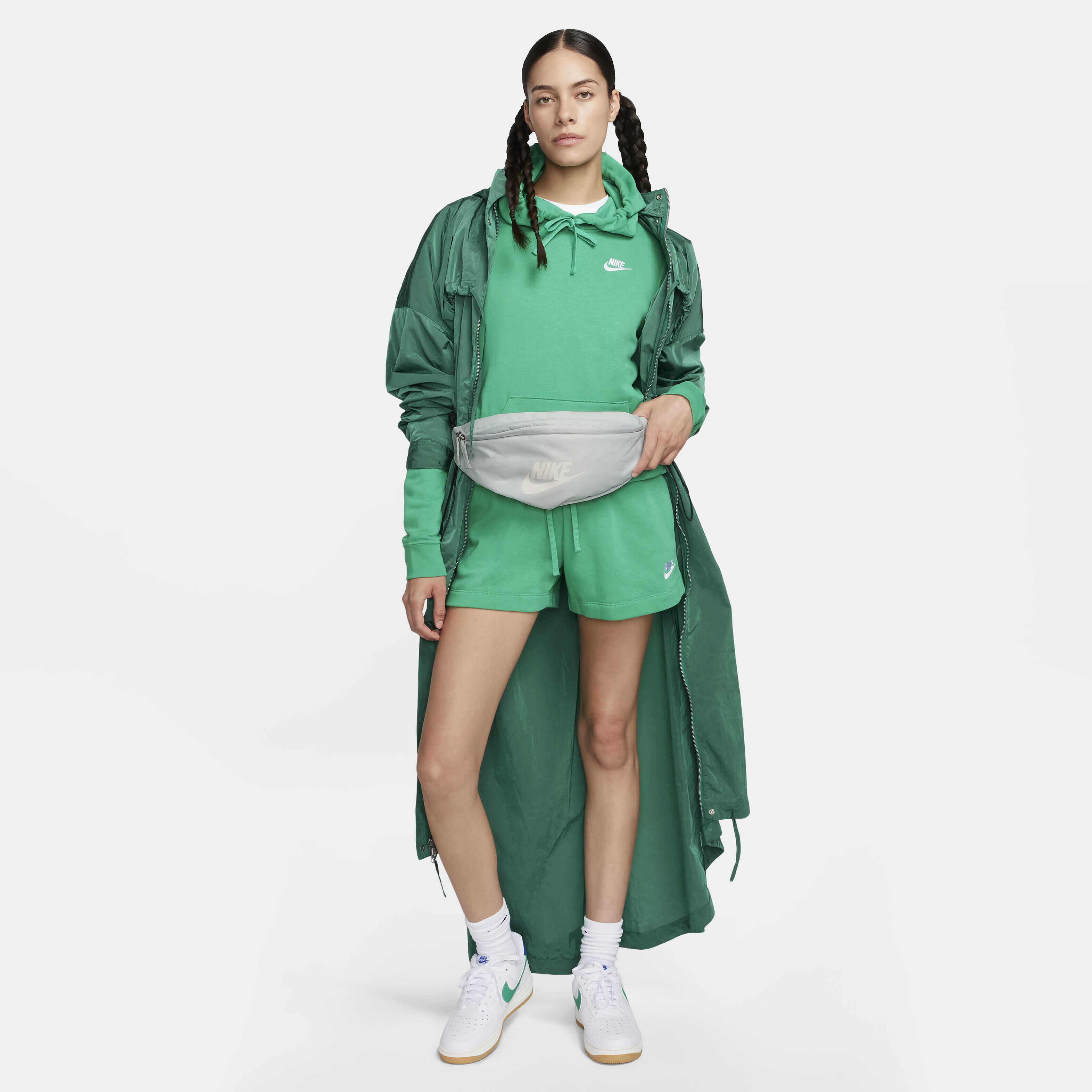 نايكي هيرتج image number 8