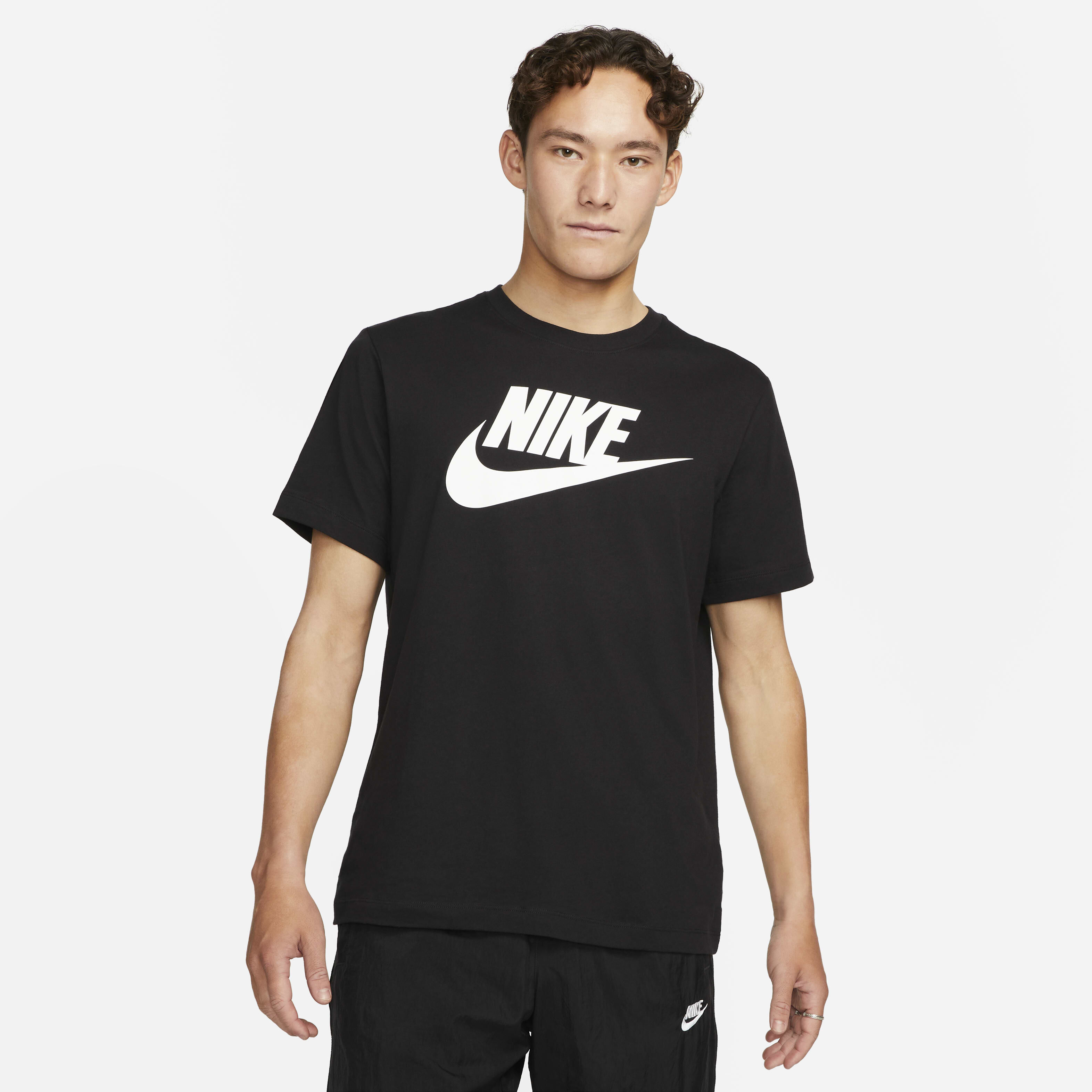 Nike Sportswear image number 0
