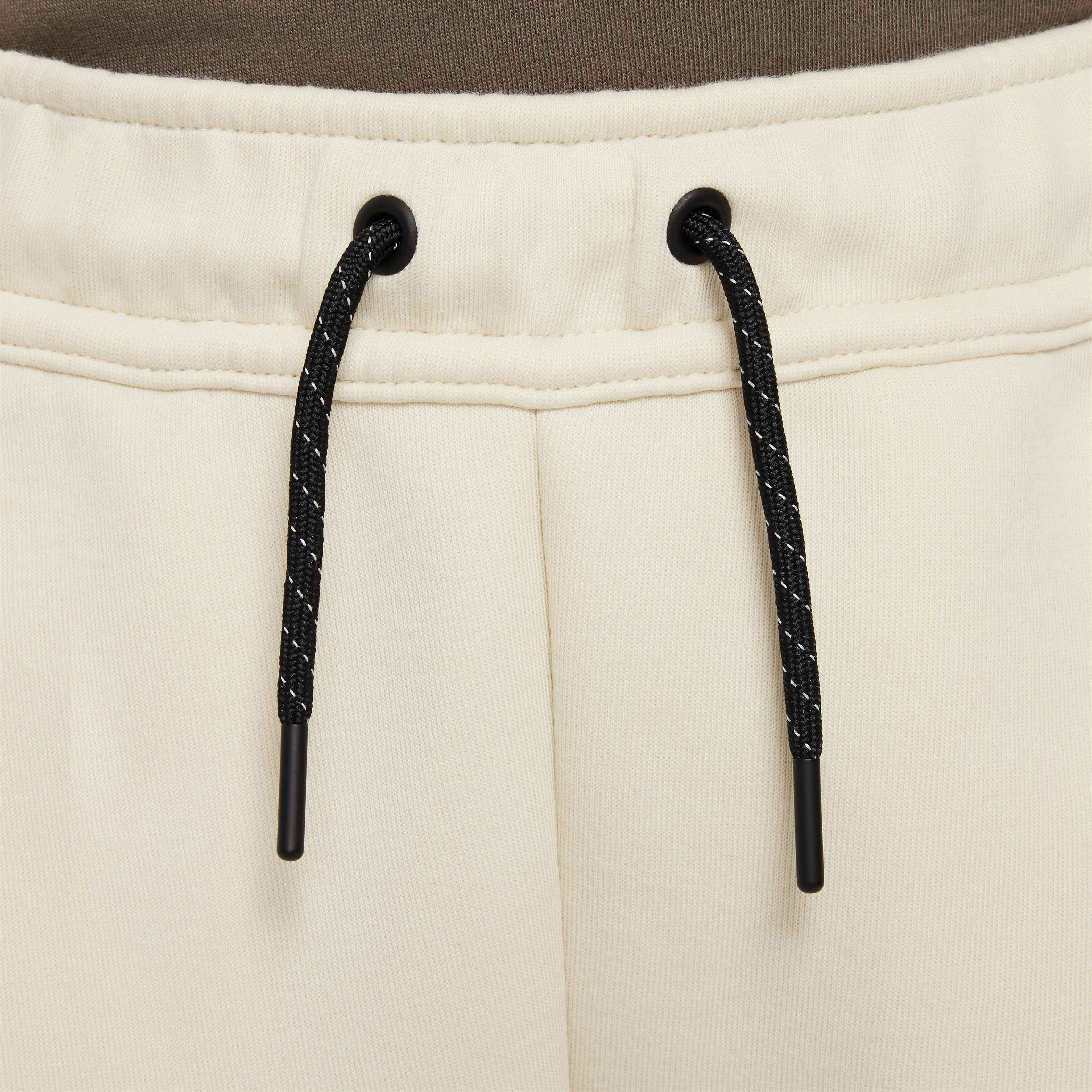 Nike Sportswear Tech Fleece image number 2