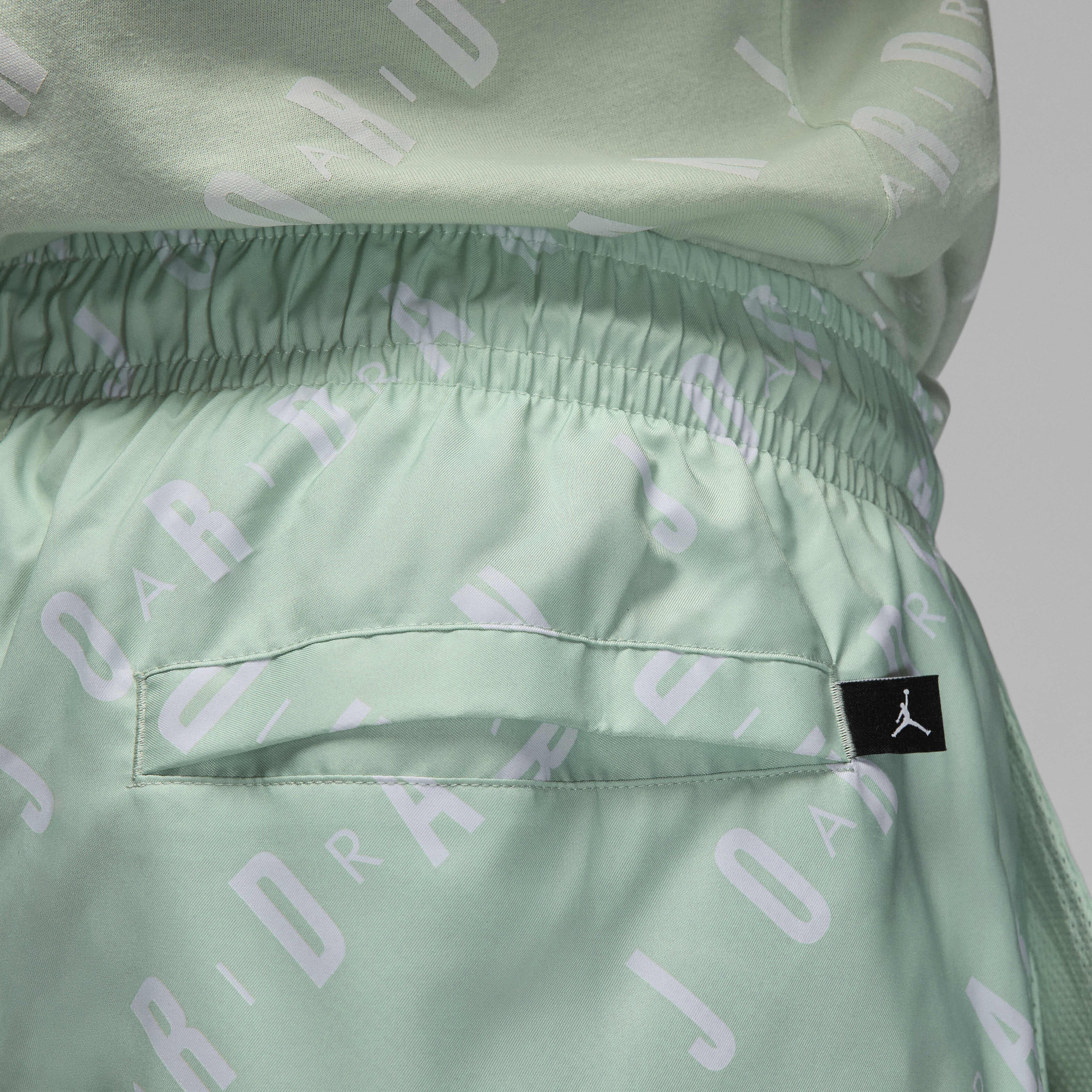 Jordan Essentials image number 6