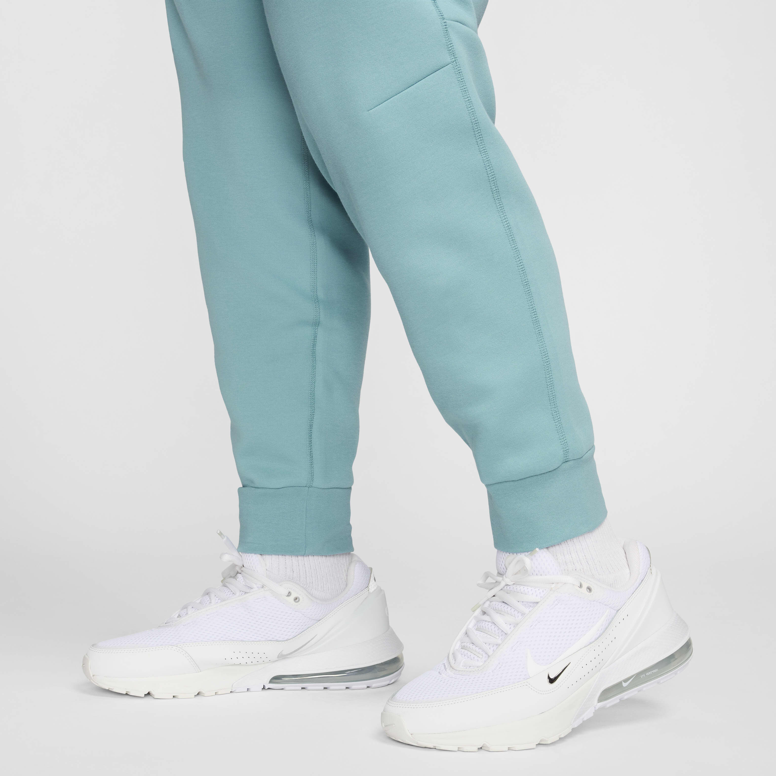 Nike Sportswear Tech Fleece image number 17