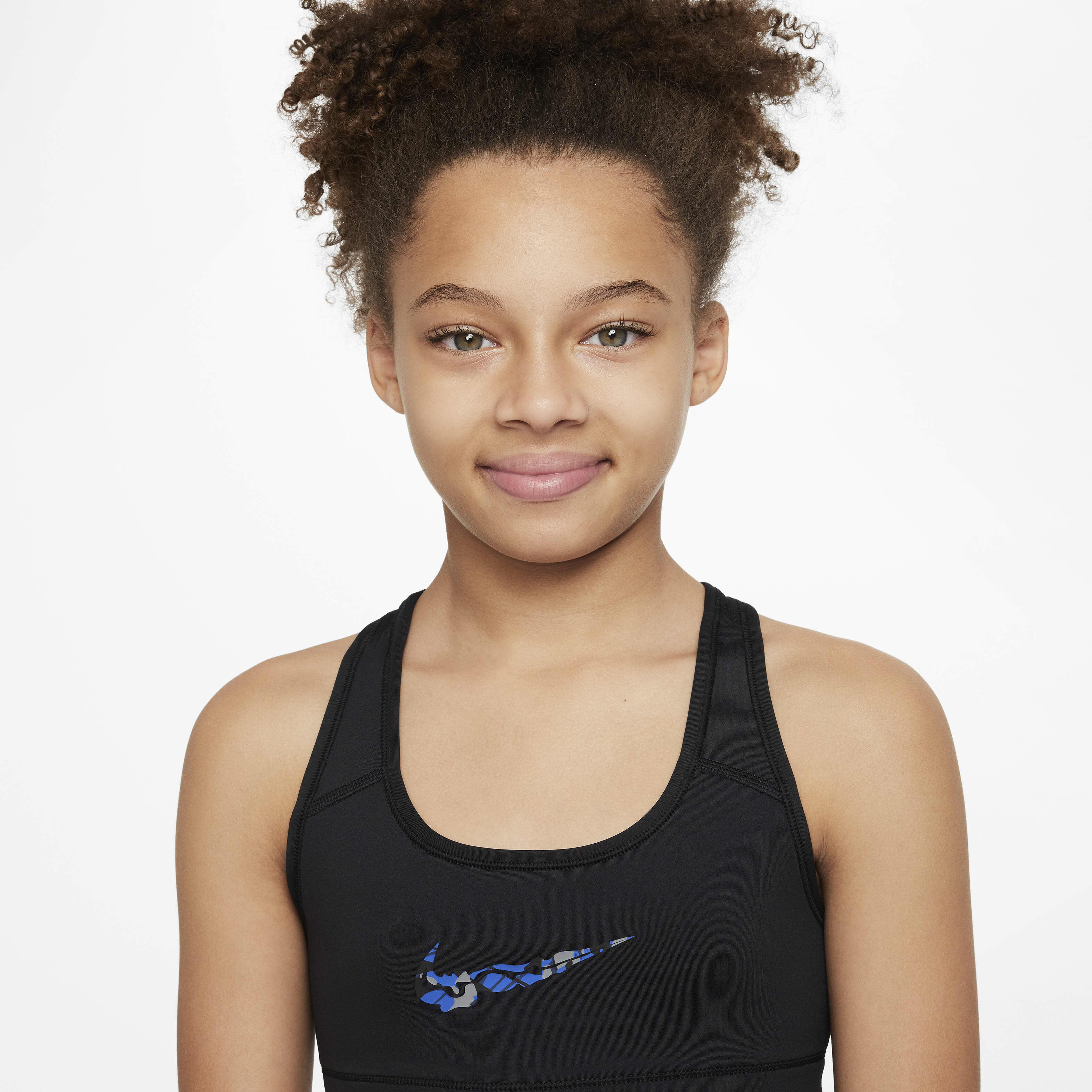 نايكي سووش image number 5