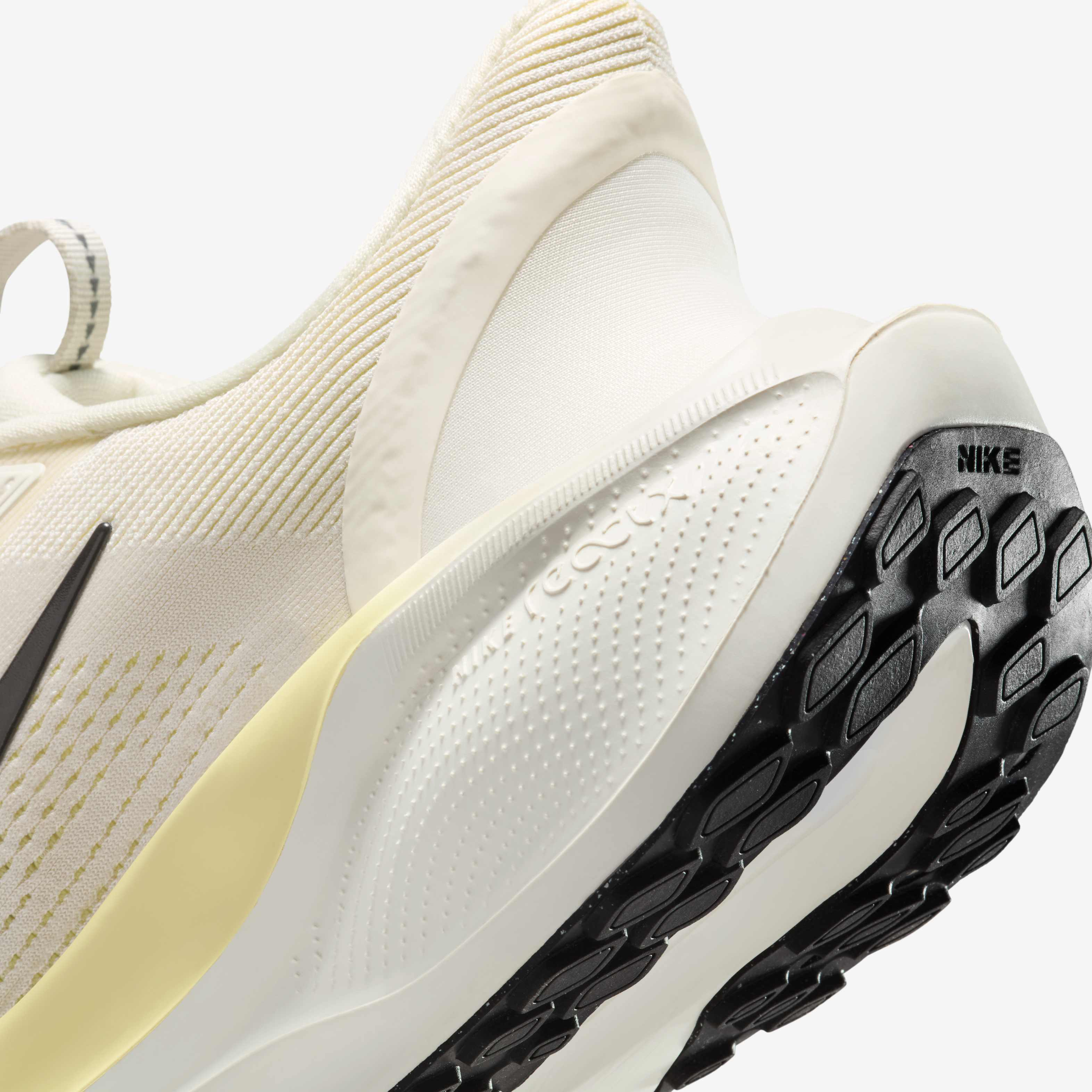 Nike Pegasus EasyOn image number 7