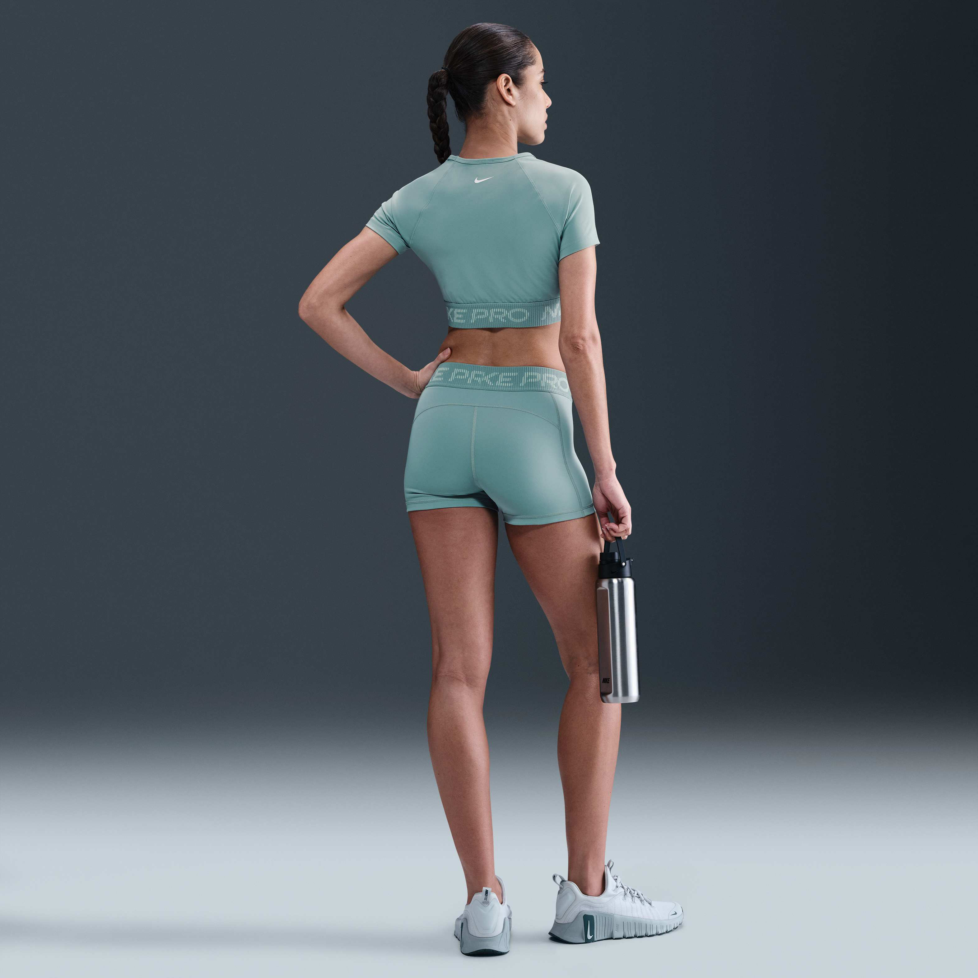 Nike Pro image number 3