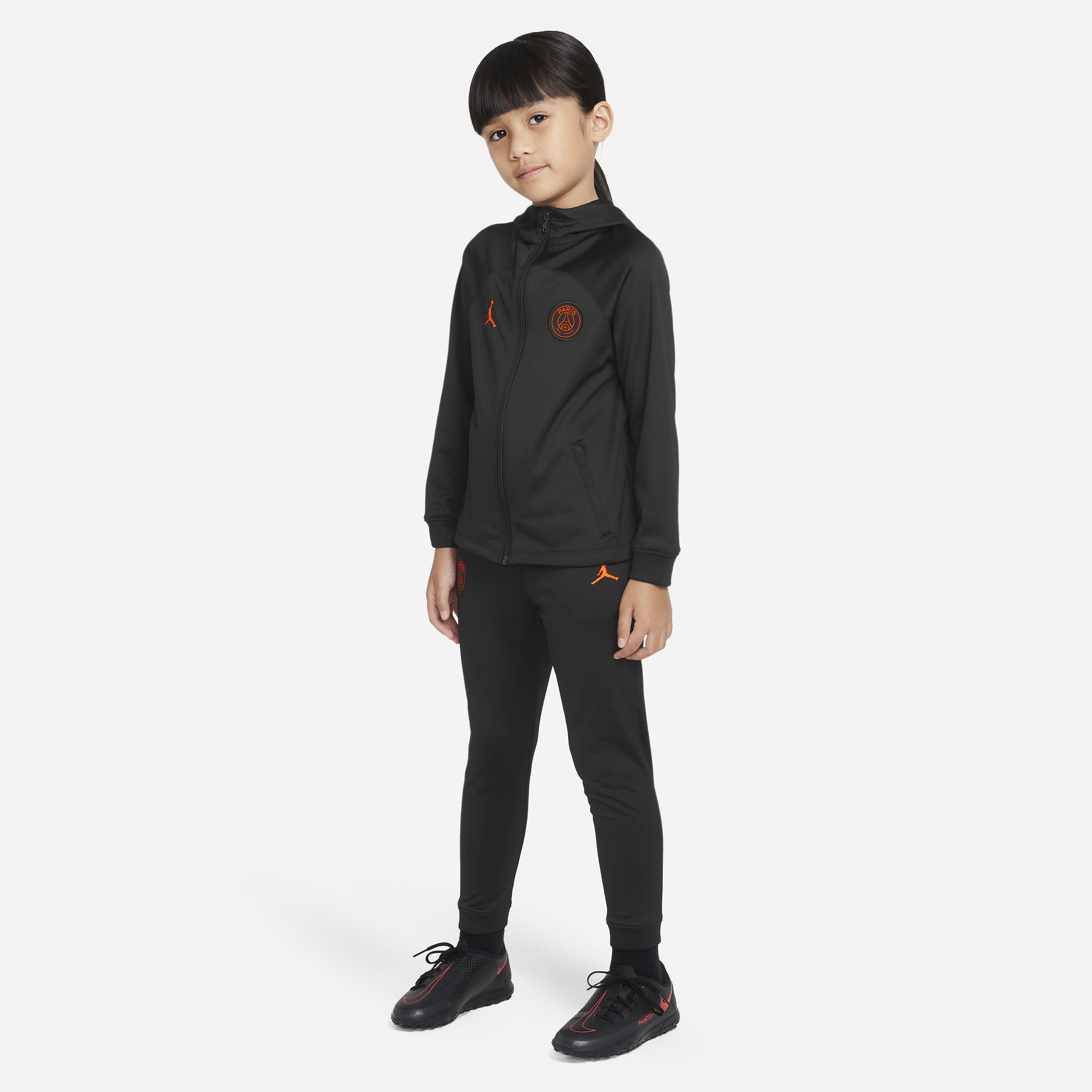 Paris Saint-Germain Strike Away image number 0