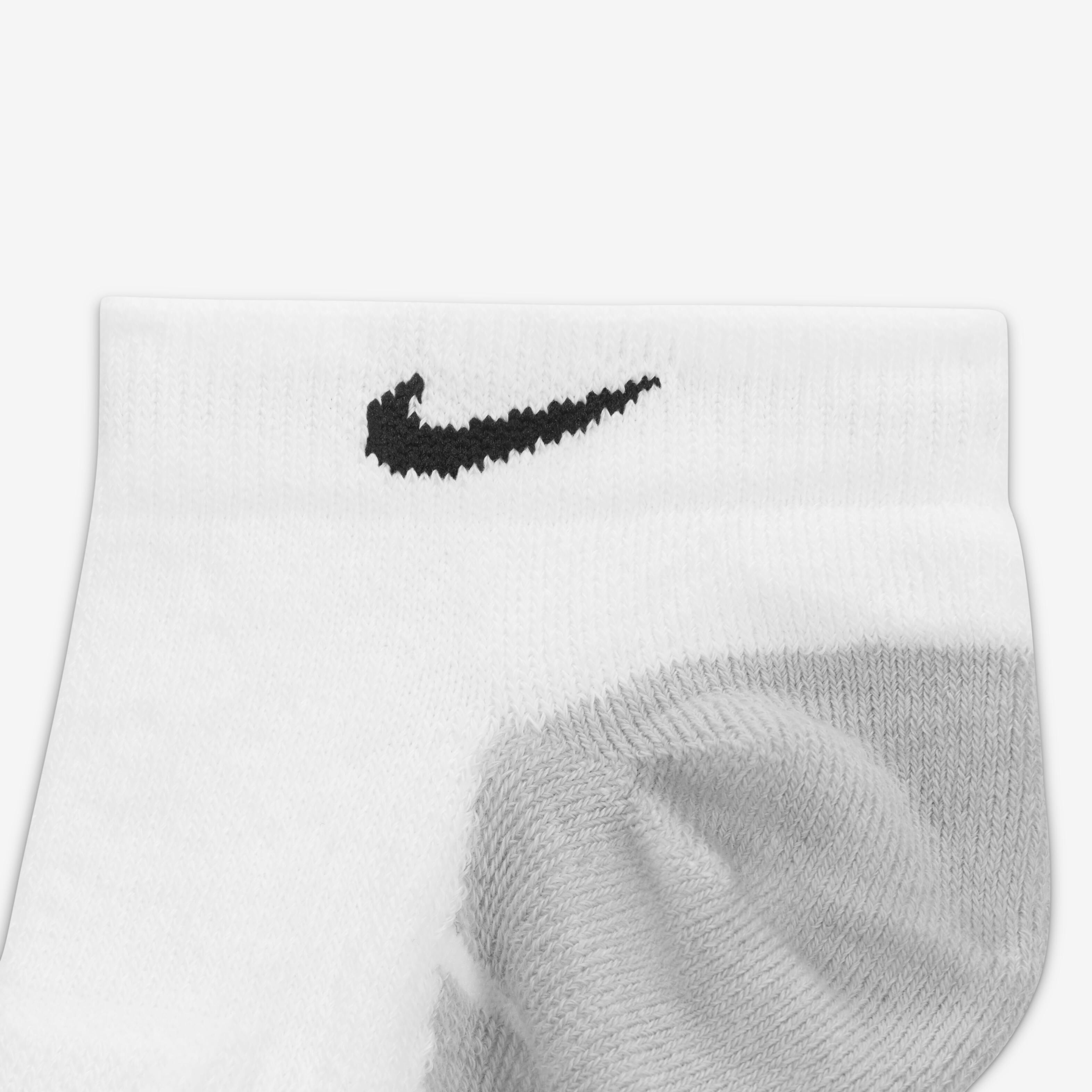 نايكي ايفريداي ماكس كوشيند image number 3