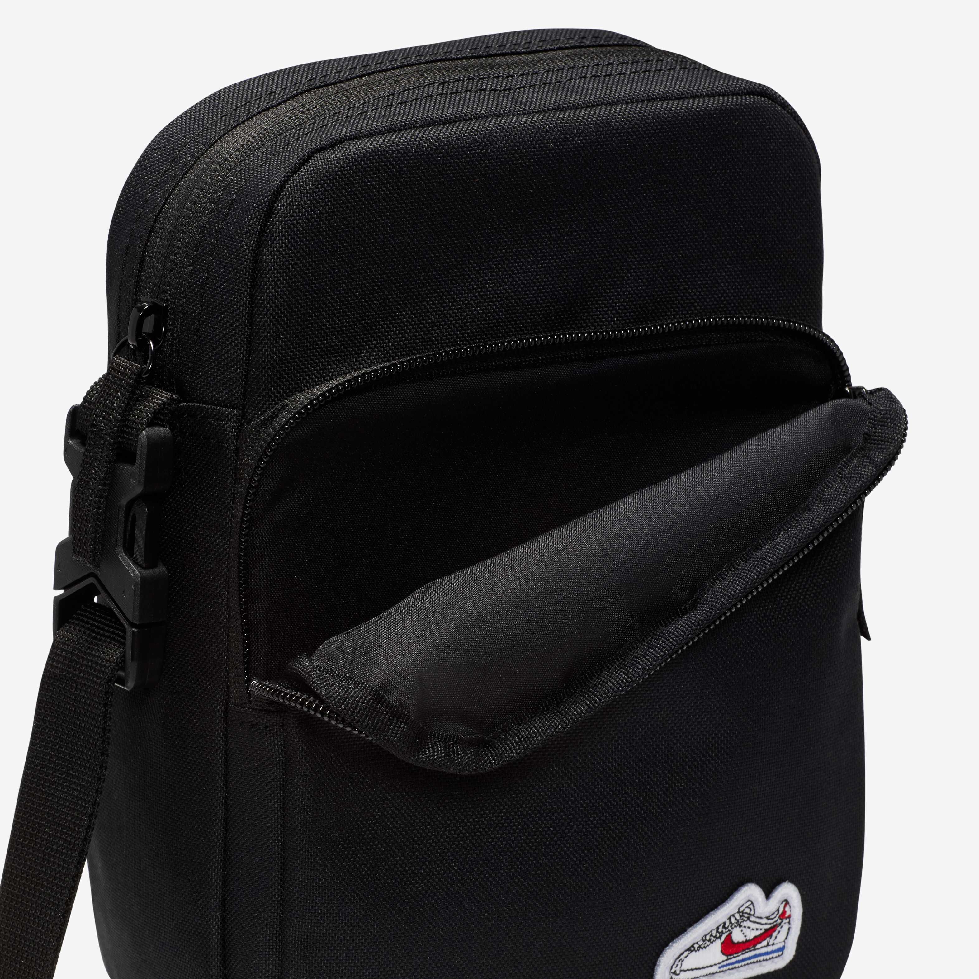 【Nike】Nike Cortez Heritage/Cross Body Bag/クロスボディ/4L Buy Nike Cortez Heritage Cross-Body Bag (4L) - Black/Black