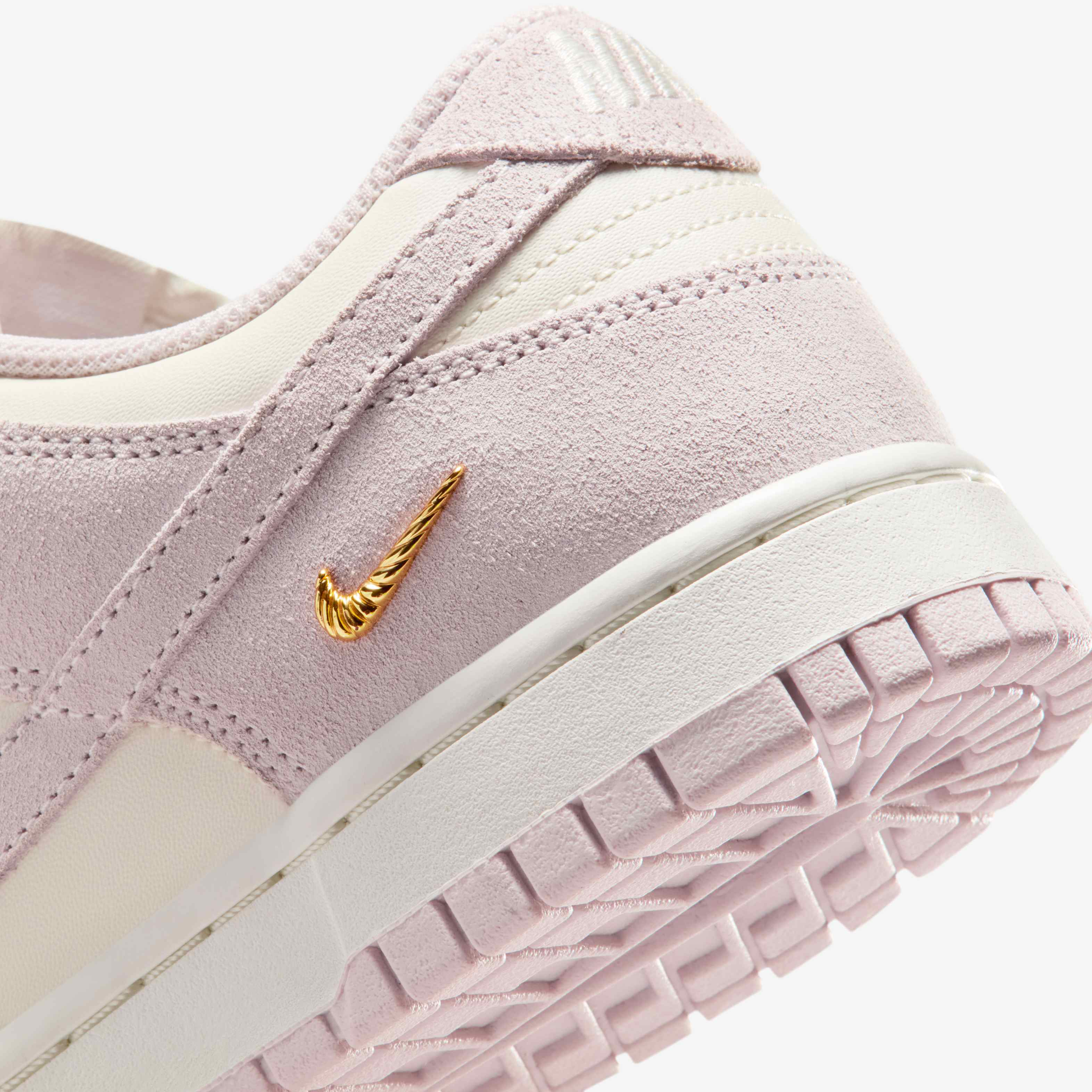 Nike Dunk Low Suede image number 7