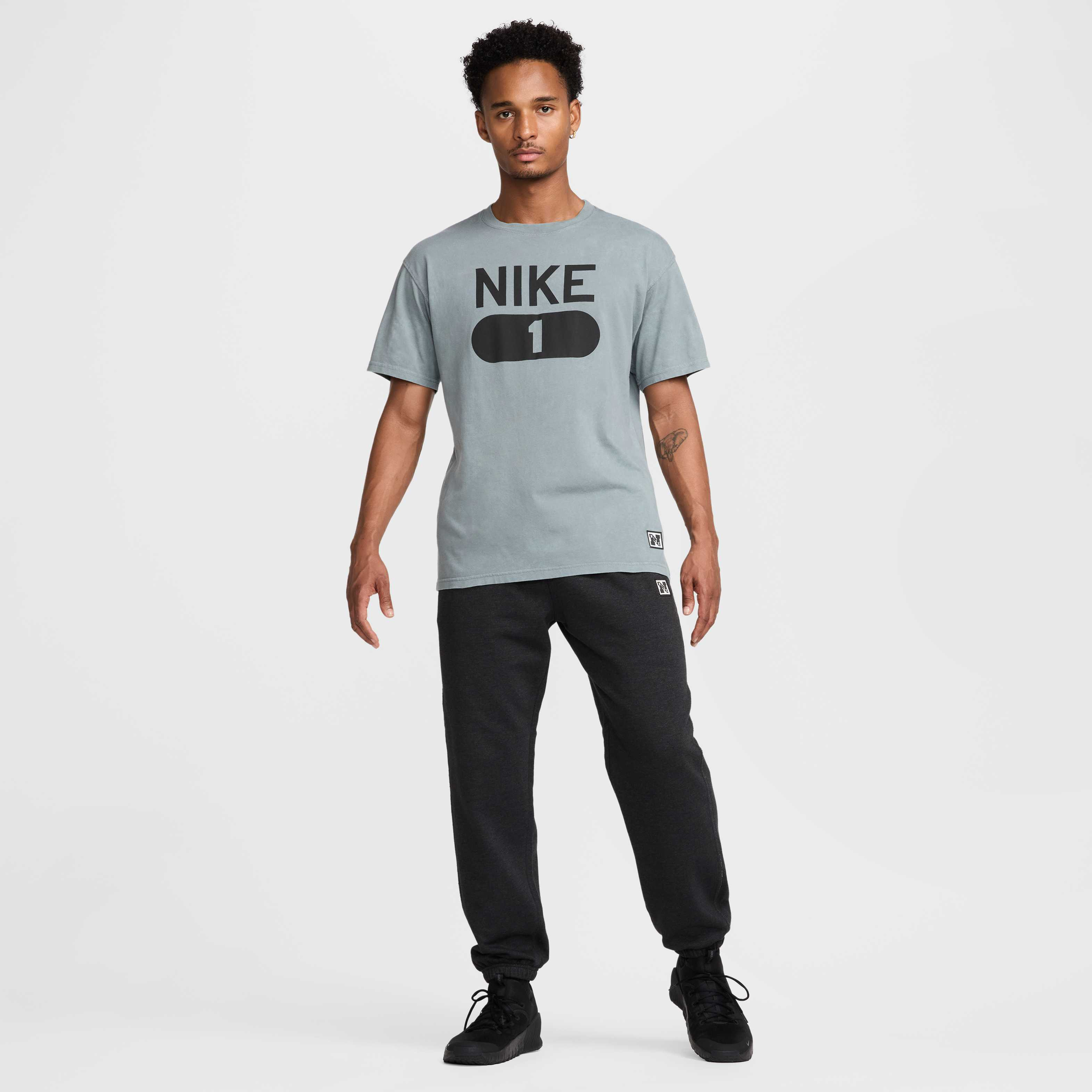 Buy Nike Men's Fitness T-Shirt - Smoke Grey | Nike Kuwait