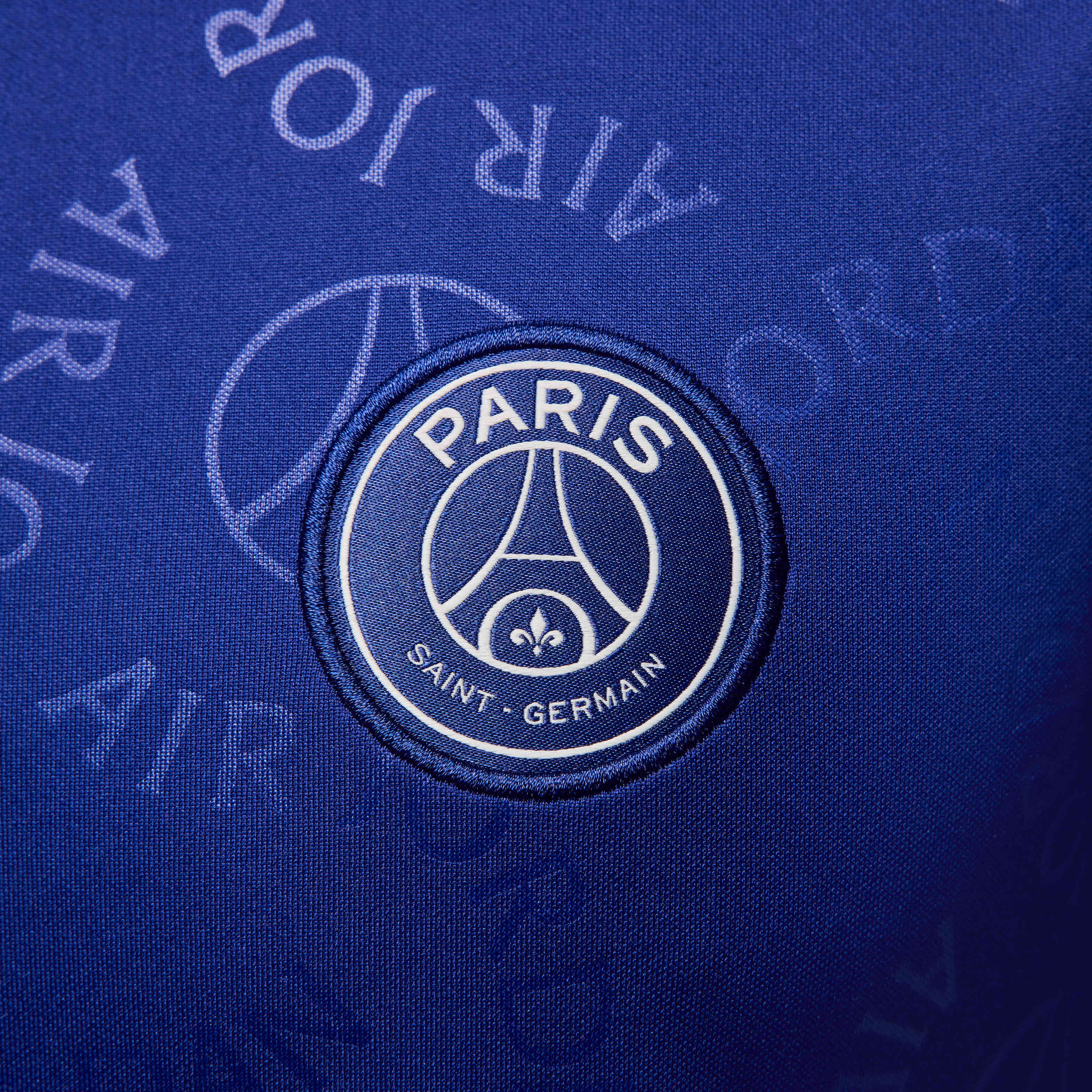 Paris Saint-Germain Academy Pro Fourth image number 3