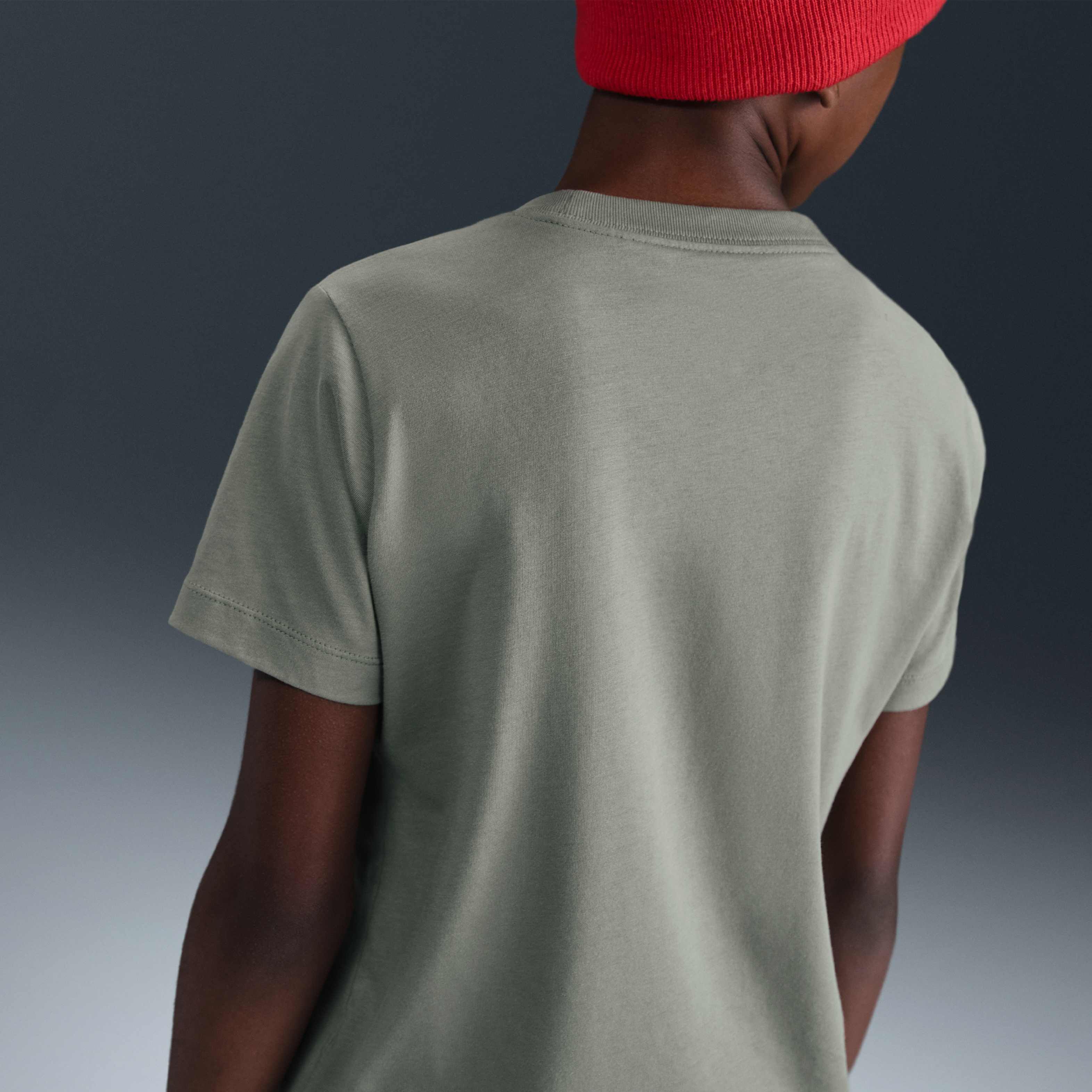 نايكي سبورتسوير image number 1