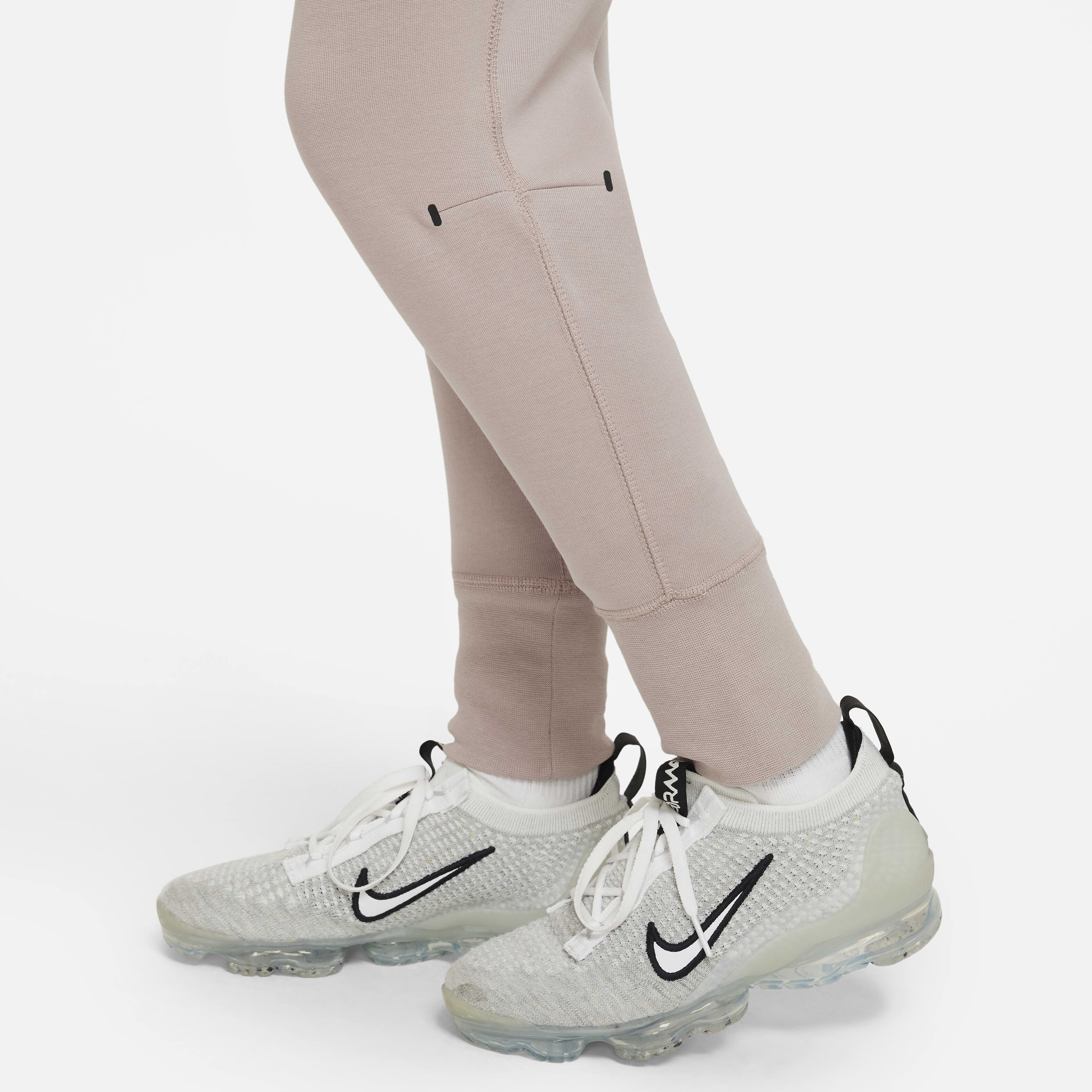 Nike Sportswear Tech Fleece image number 4