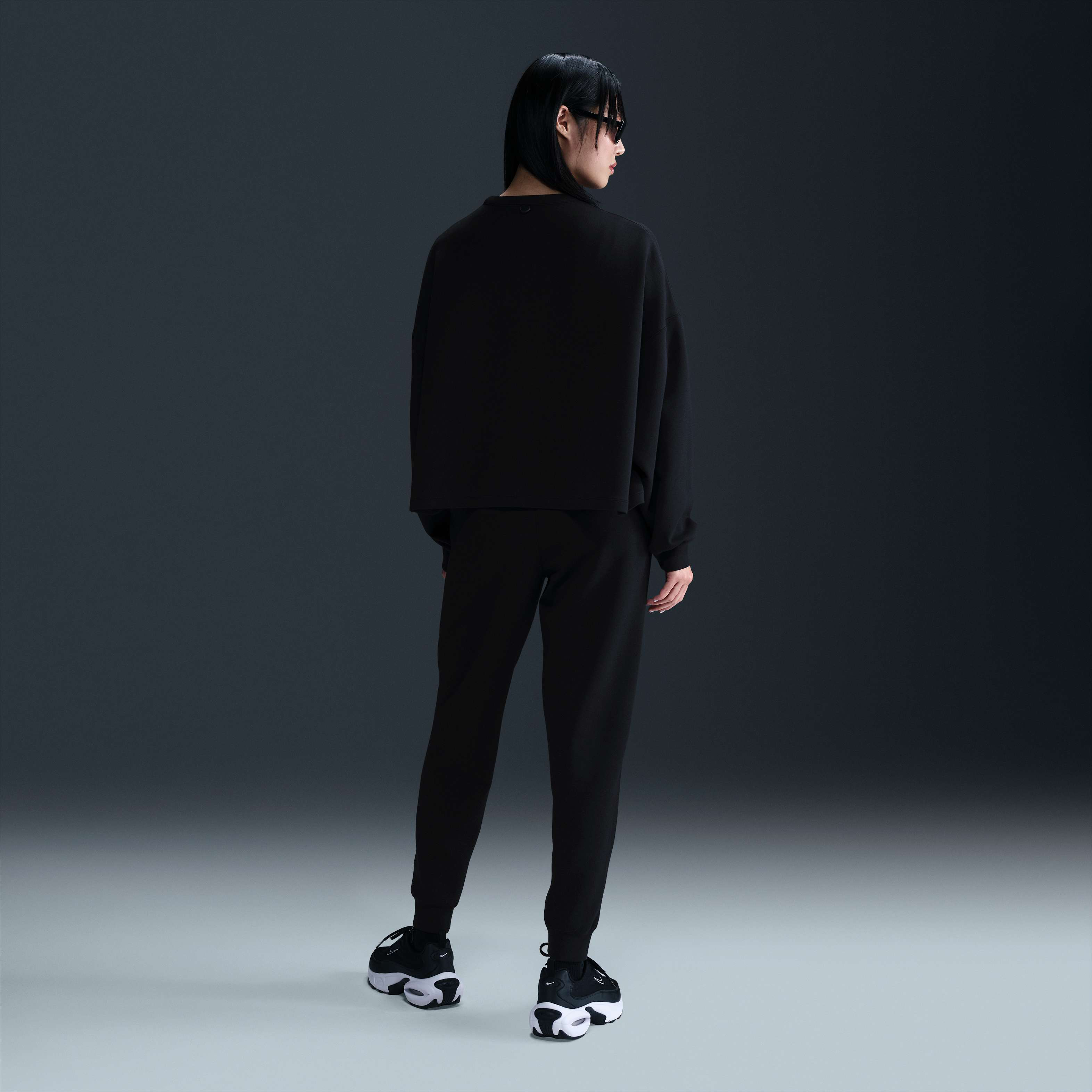 نايكي 24.7 امبوسبلي سوفت image number 4