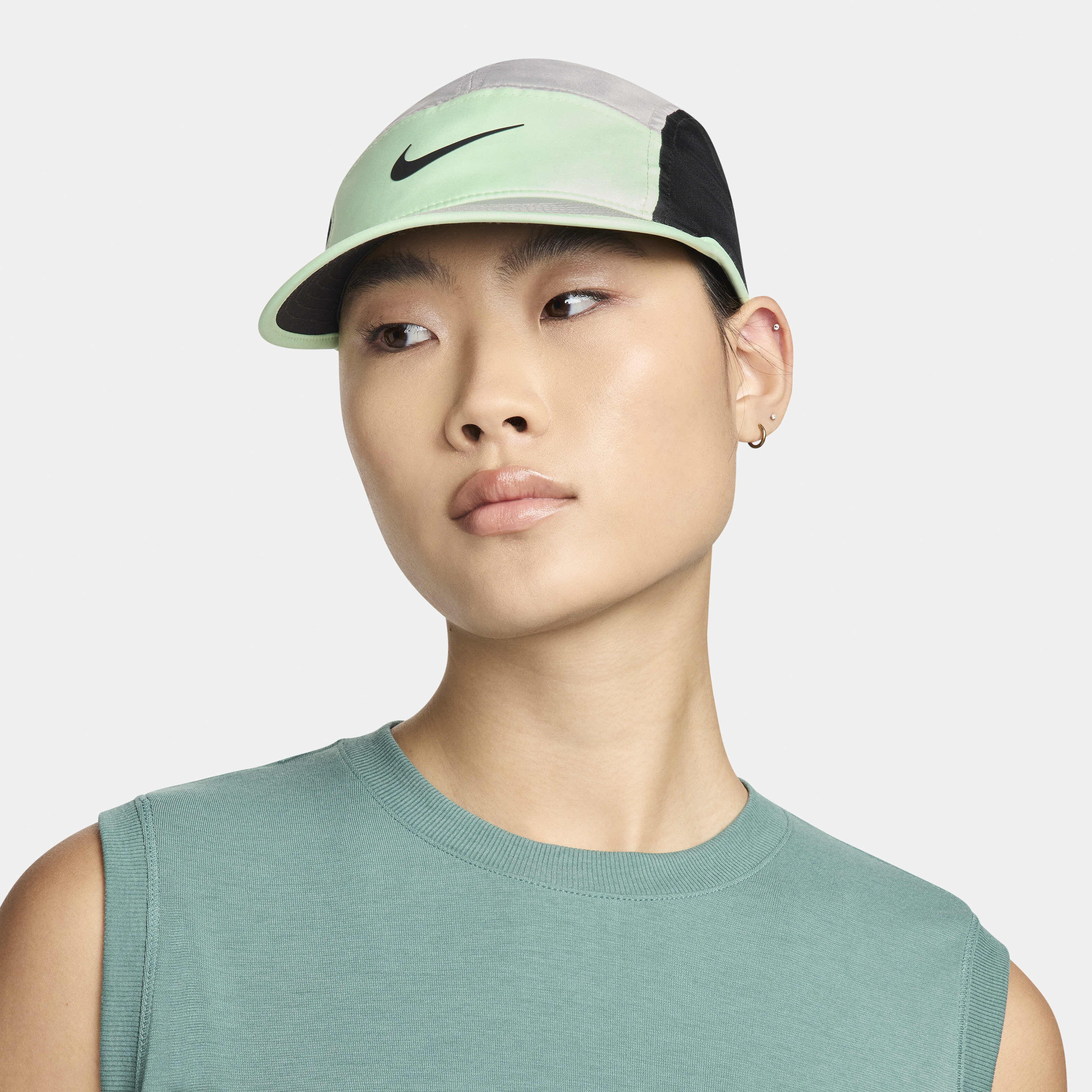Womens nike swoosh cap discount