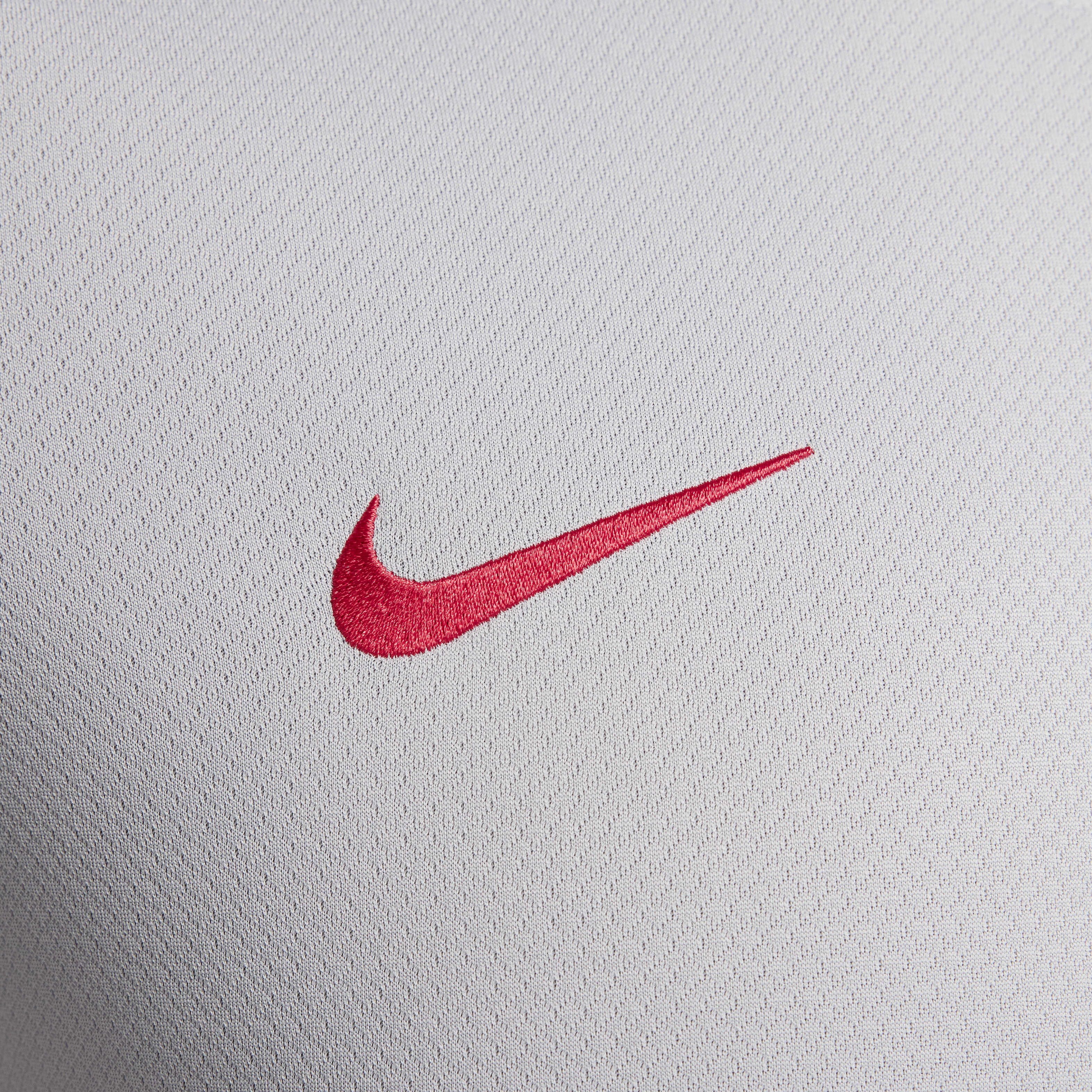 Liverpool F.C. Strike Third image number 4