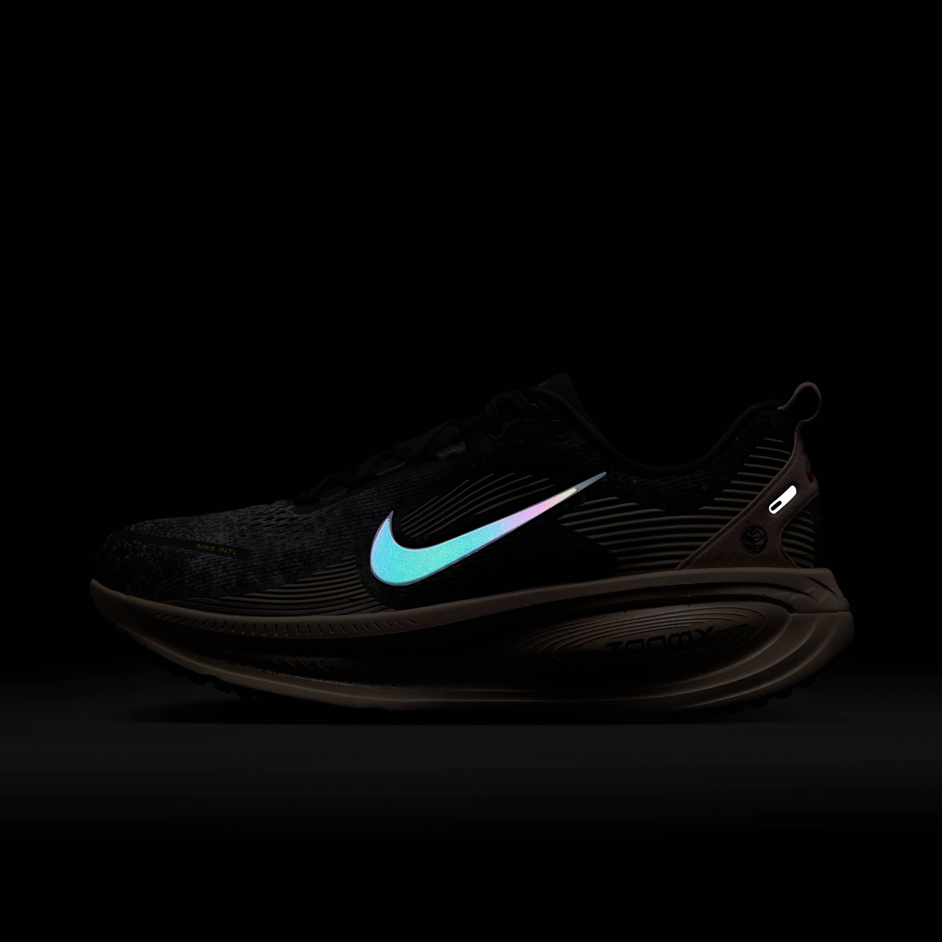 Nike Vomero 18 image number 8