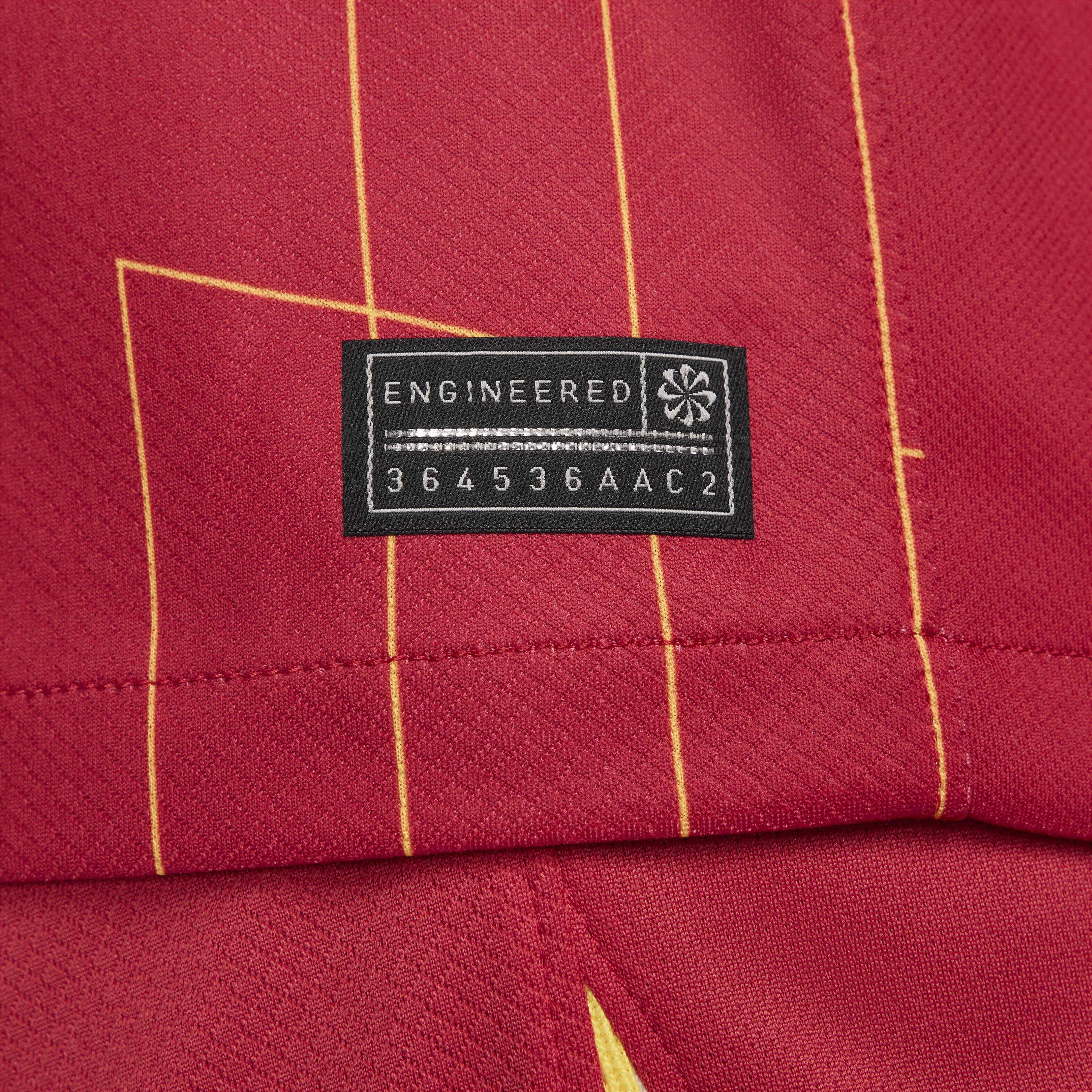 ليفربول 2024/25 ستيديوم الأساسي image number 6