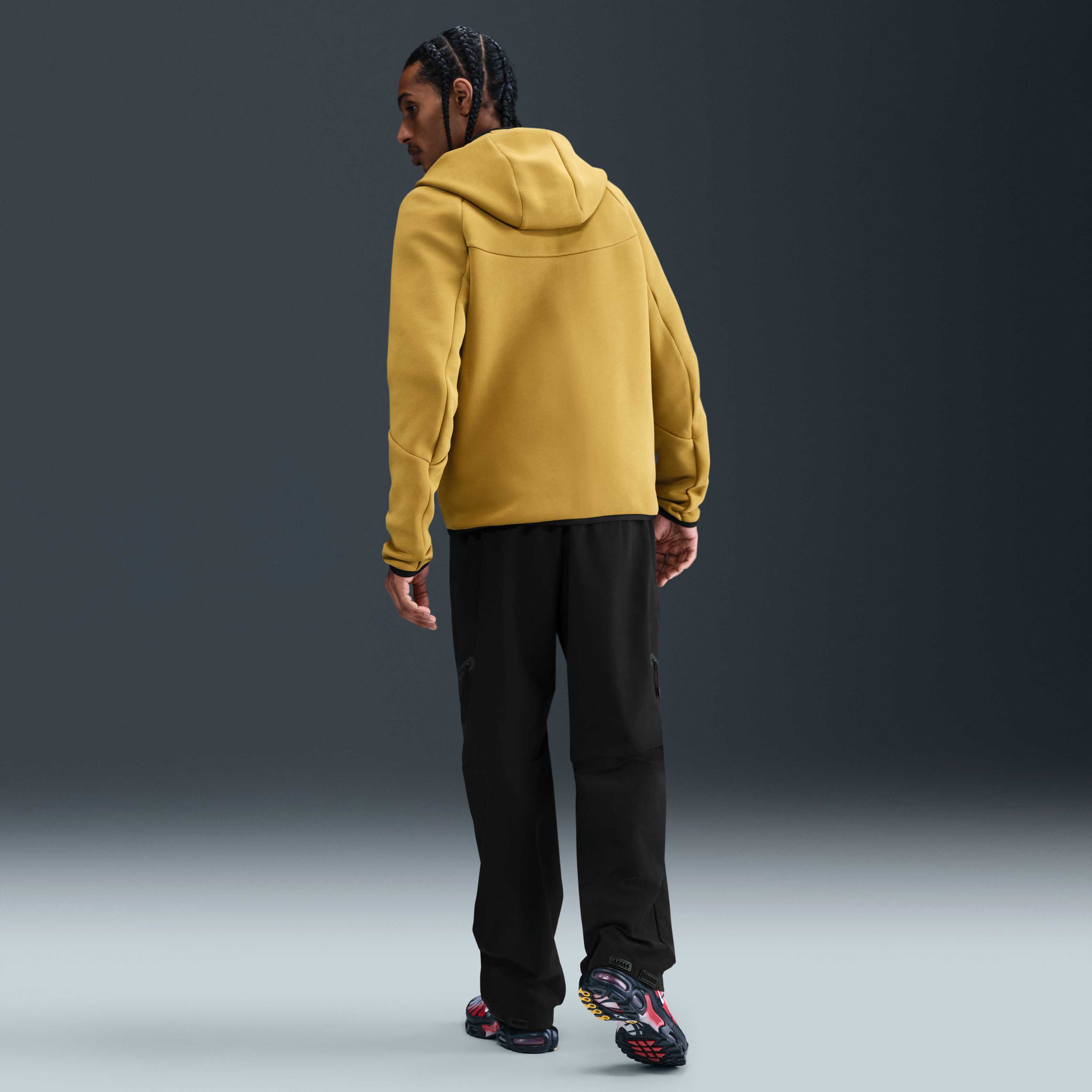 نايكي تك image number 3