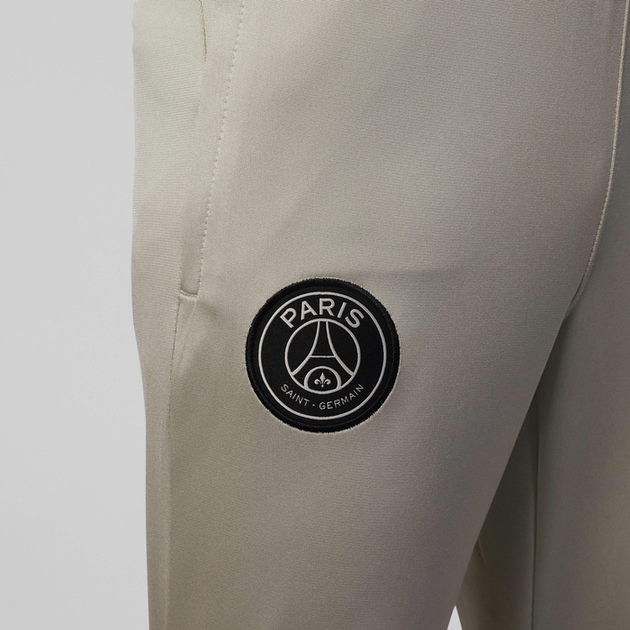 Paris Saint-Germain Strike Third image number 8 Paris Saint-Germain Strike Third image number 8