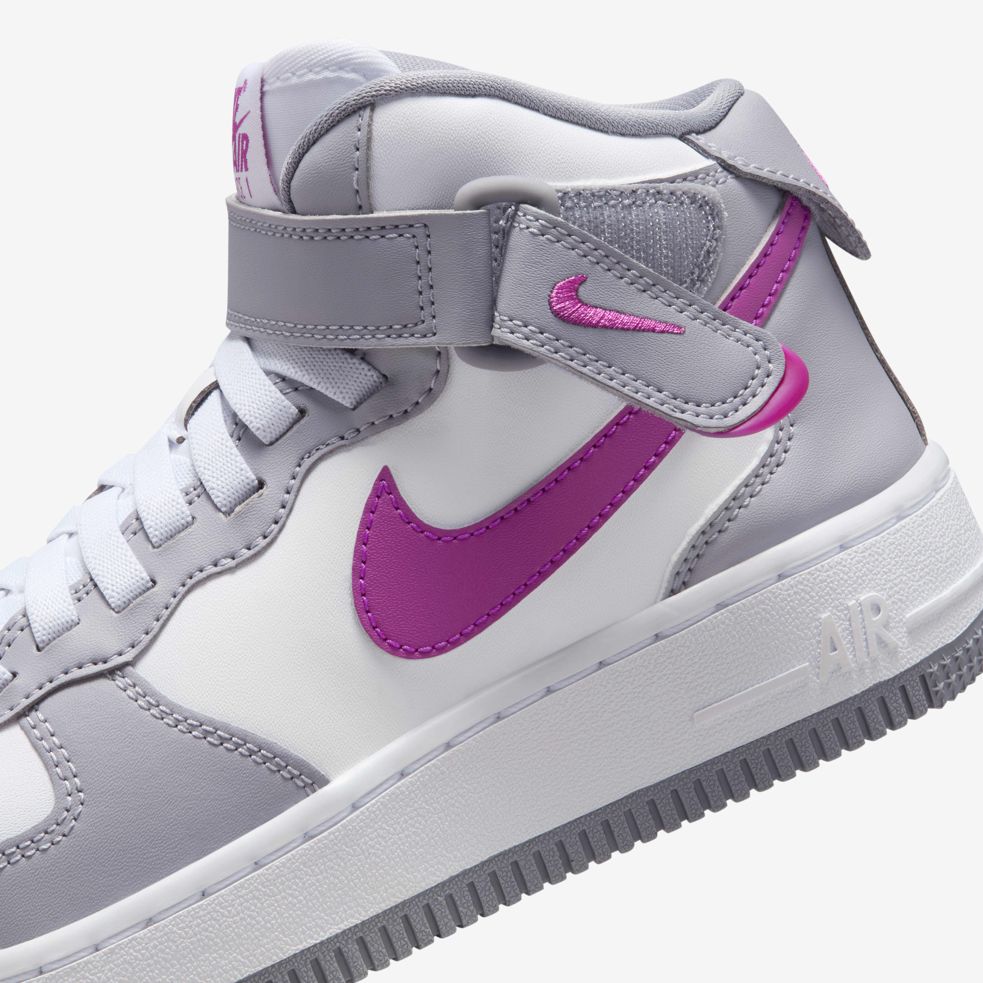 Nike Air Force 1 Mid EasyOn image number 8