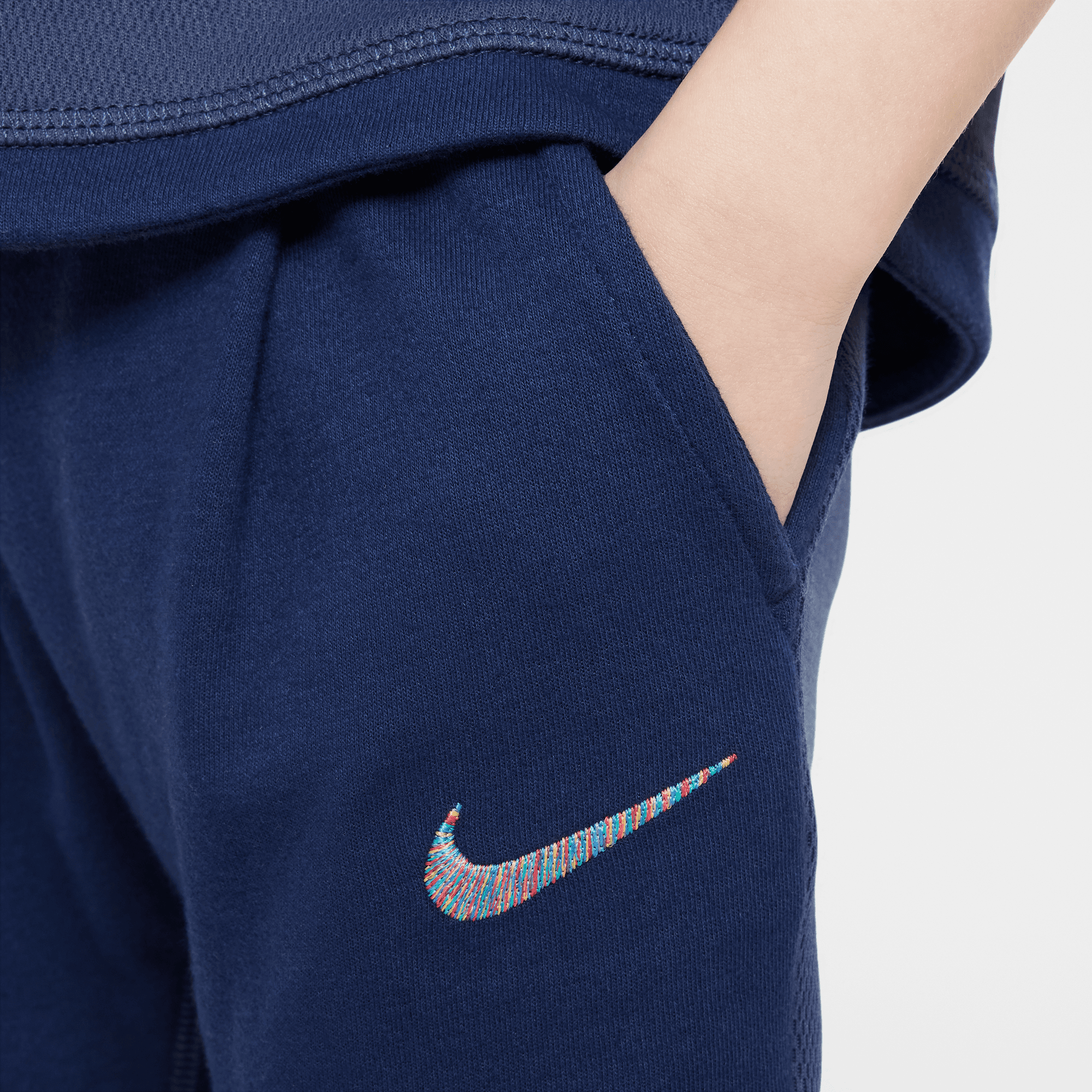 نايكي ريدي، ست! image number 4