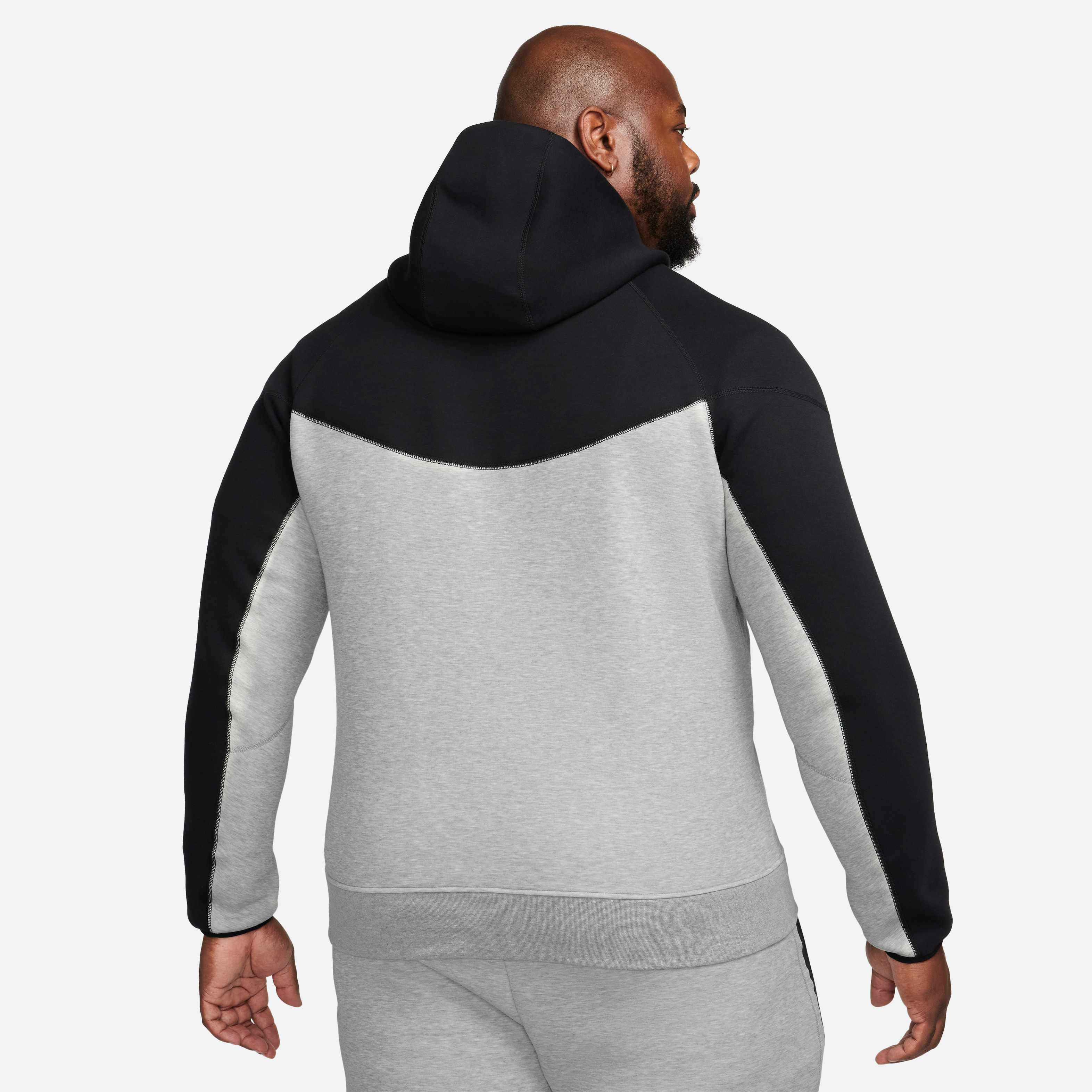 نايكي سبورتسوير تك فليس ويندرانر image number 9