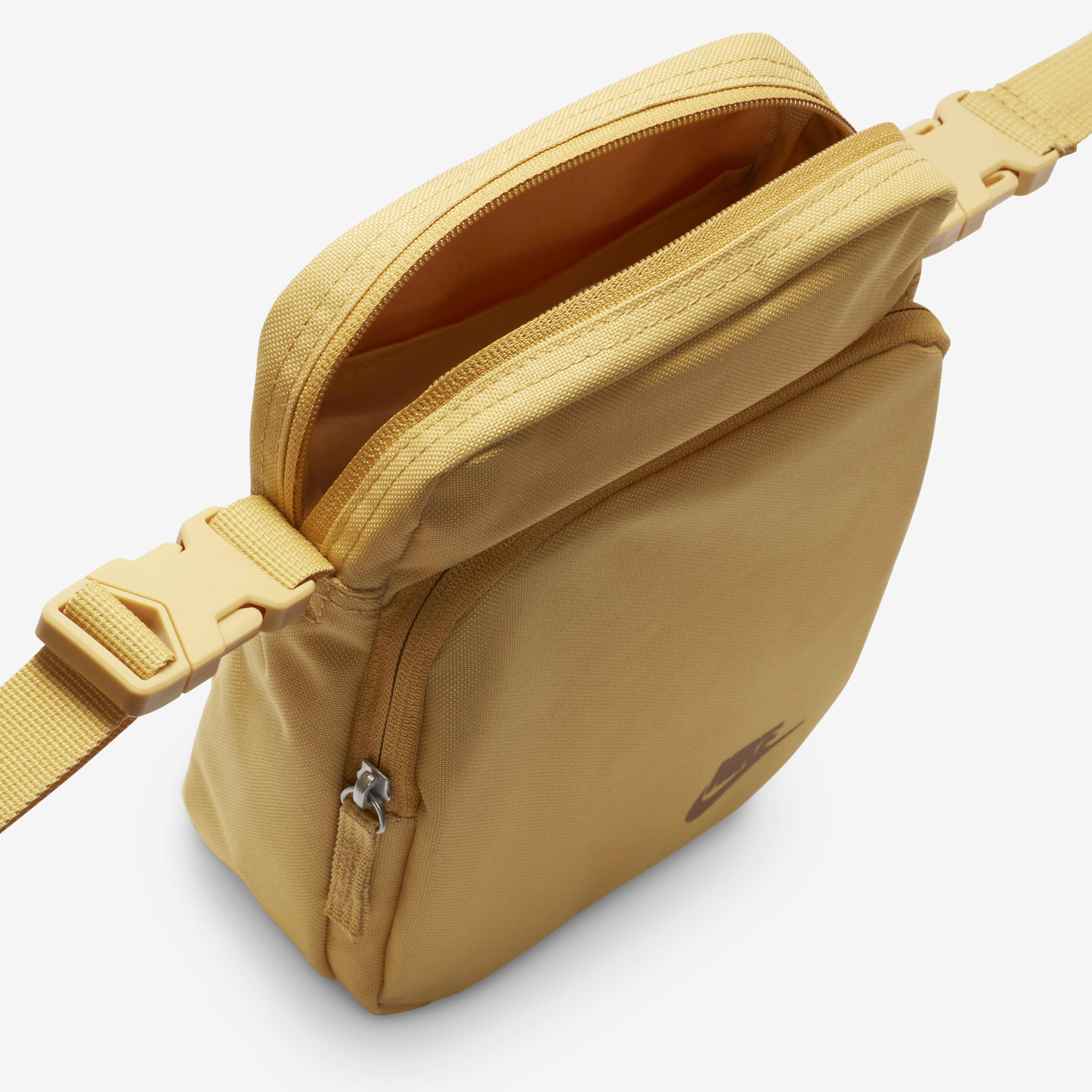 Nike Heritage image number 4