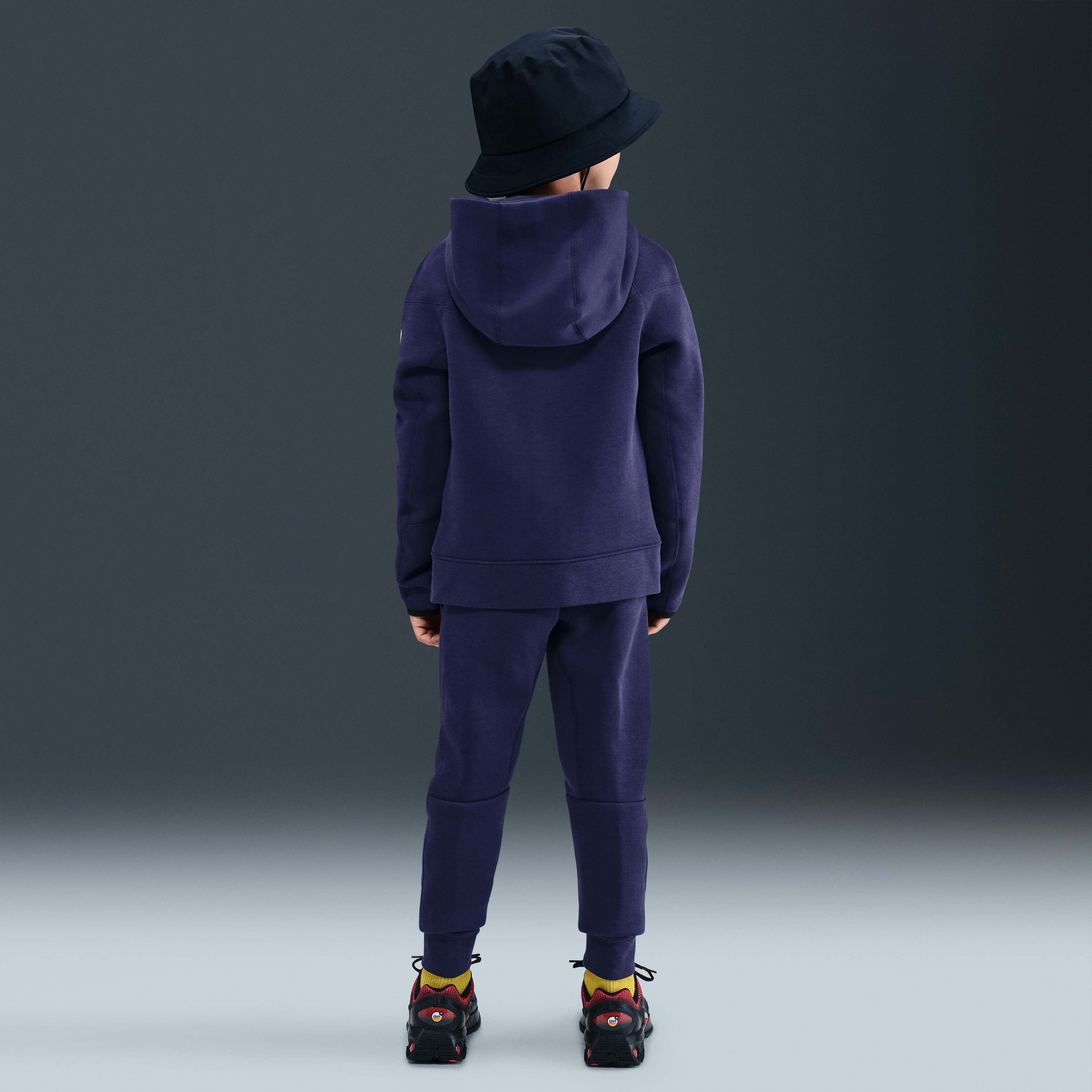 F.C. Barcelona Tech image number 3