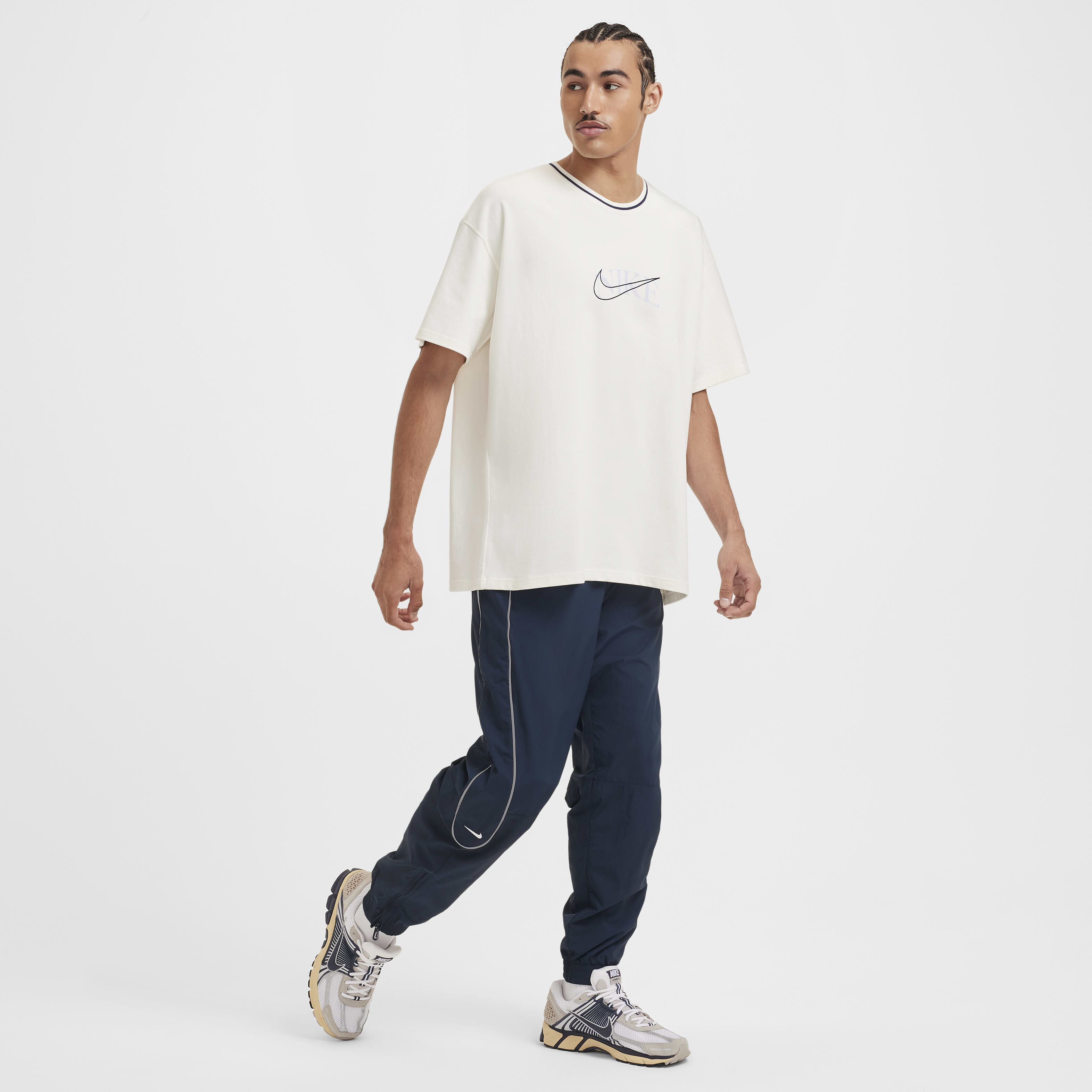 Nike Solo Swoosh image number 7