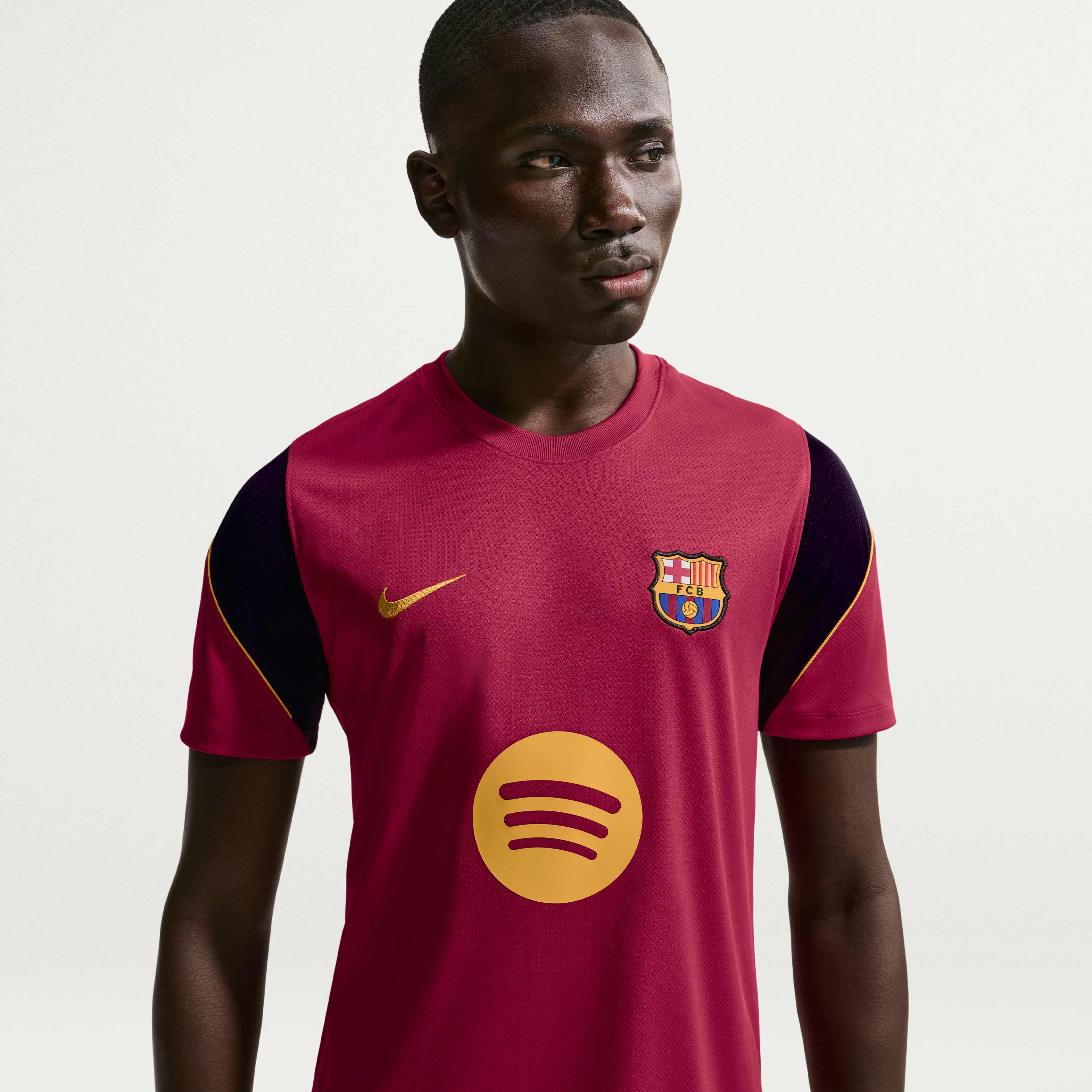برشلونة سترايك image number 0