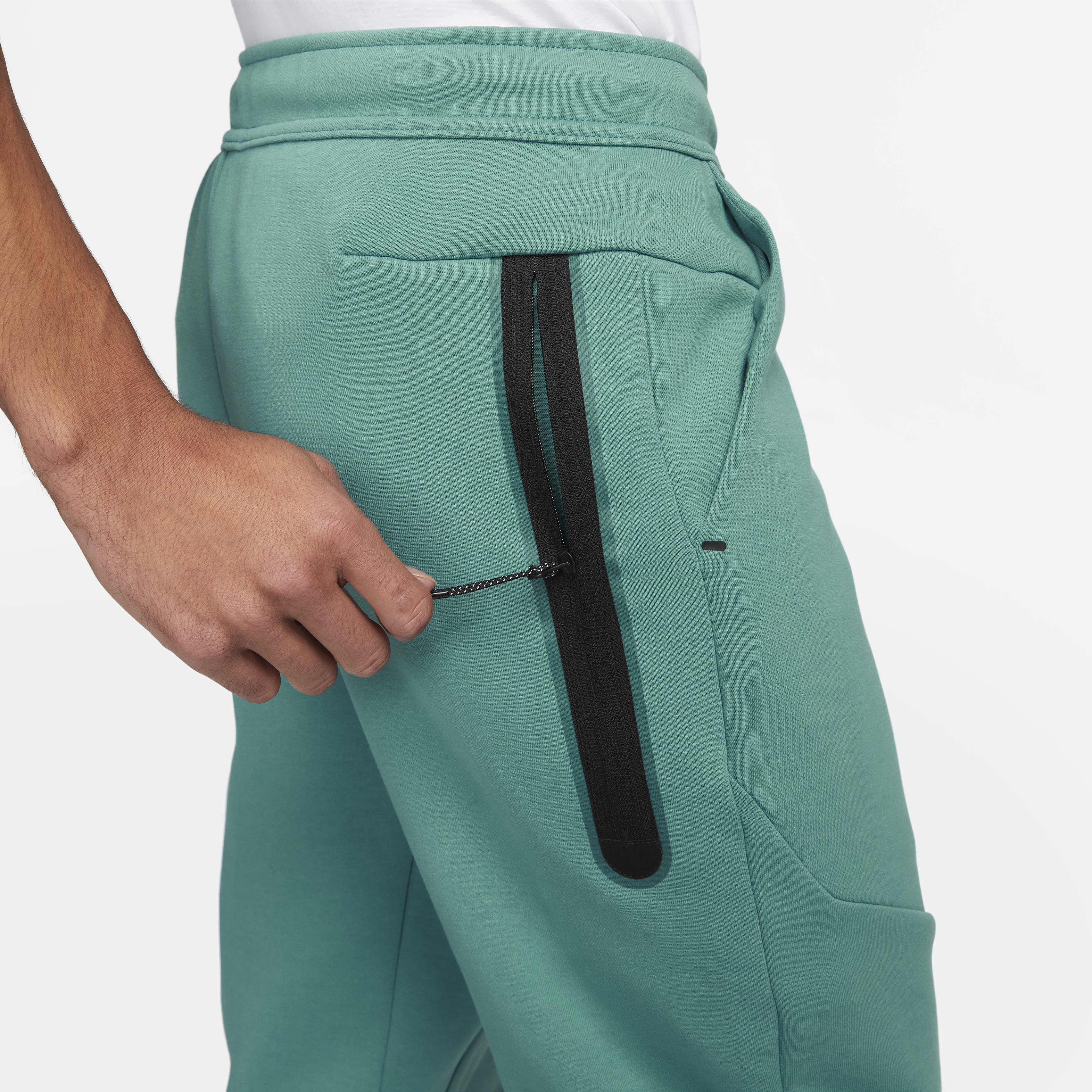 نايكي سبورتسوير تَك فليس image number 3