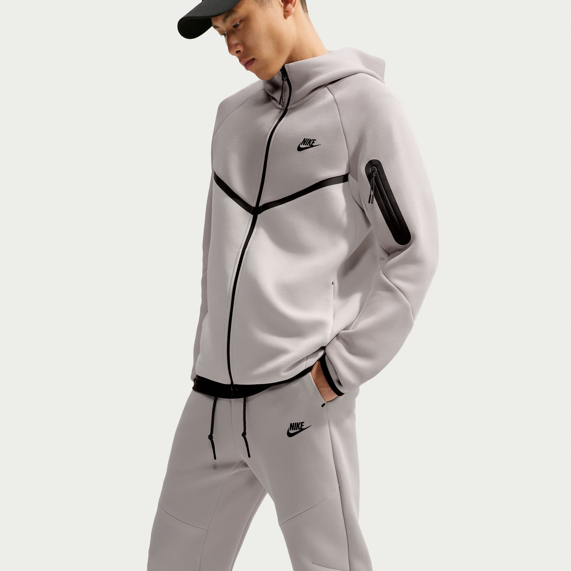 Nike Tech image number 4