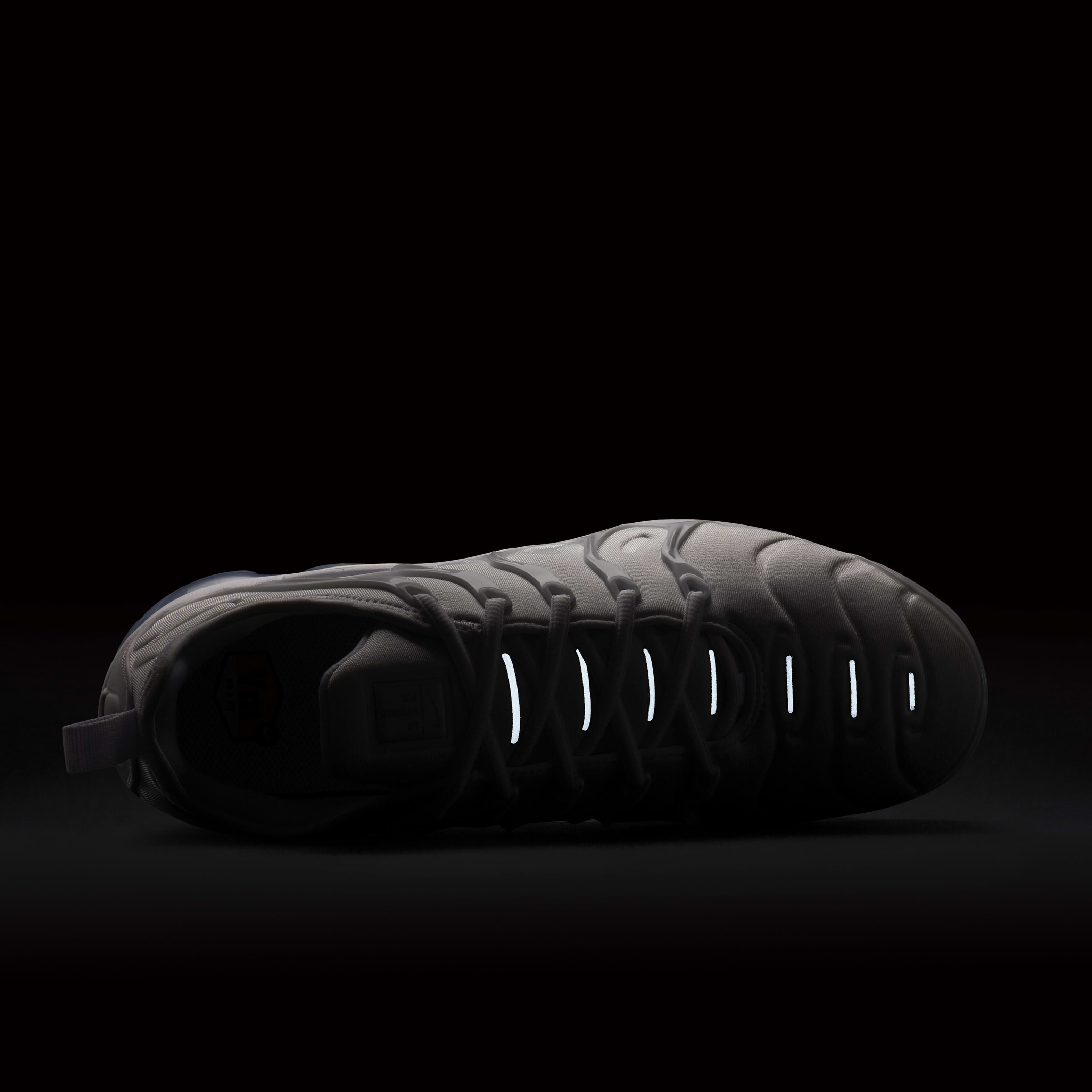 Nike Air VaporMax Plus image number 6