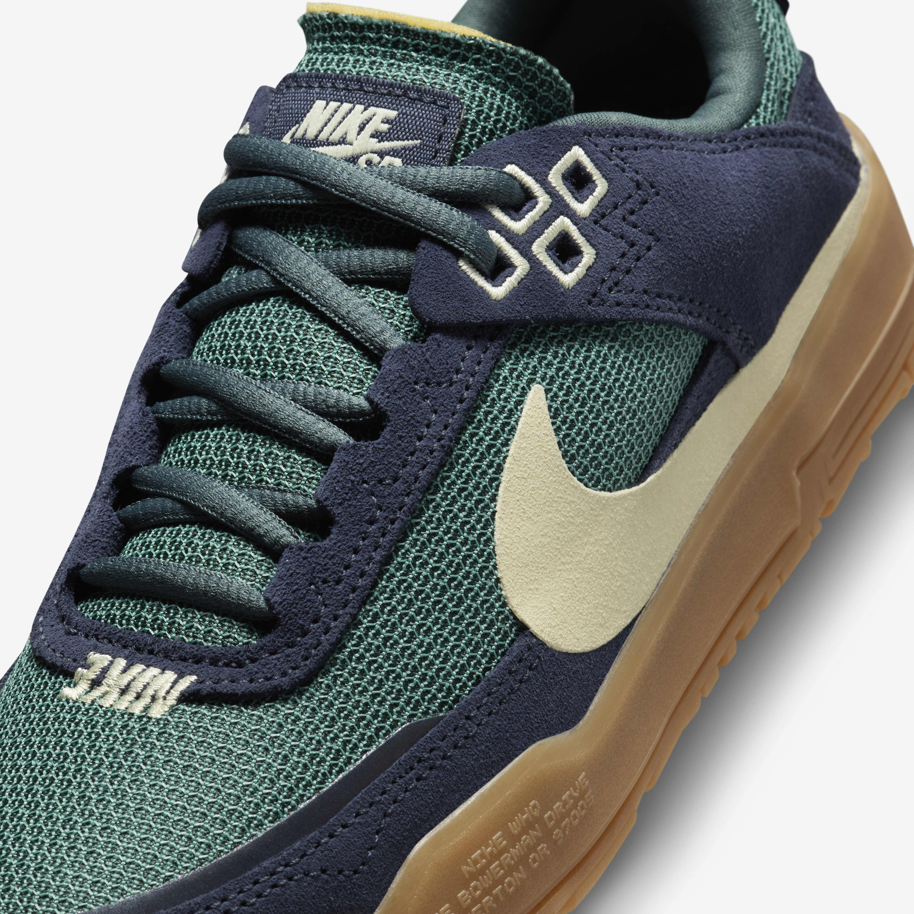 nike sb adversary gum