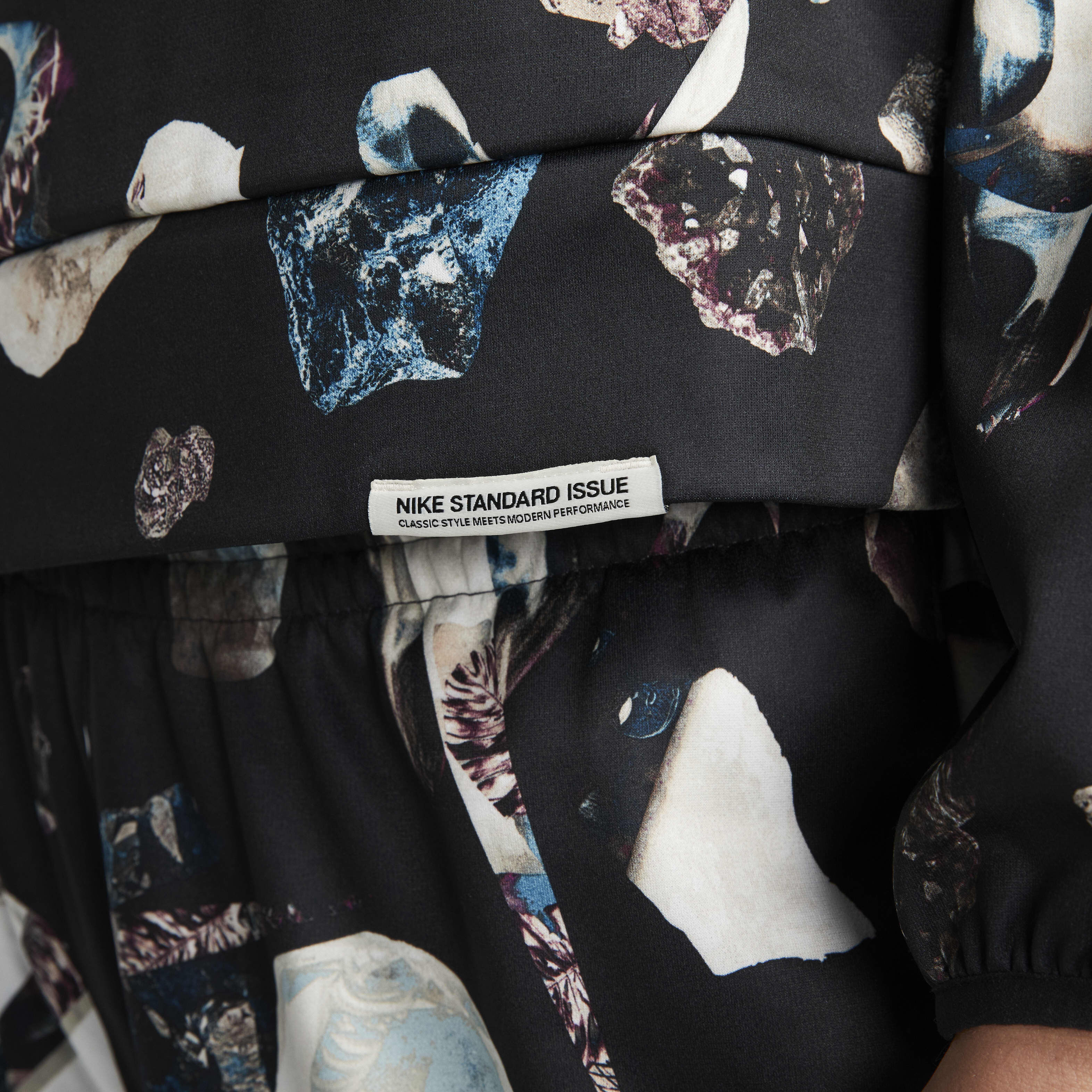 Nike Dri-FIT Standard Issue image number 4