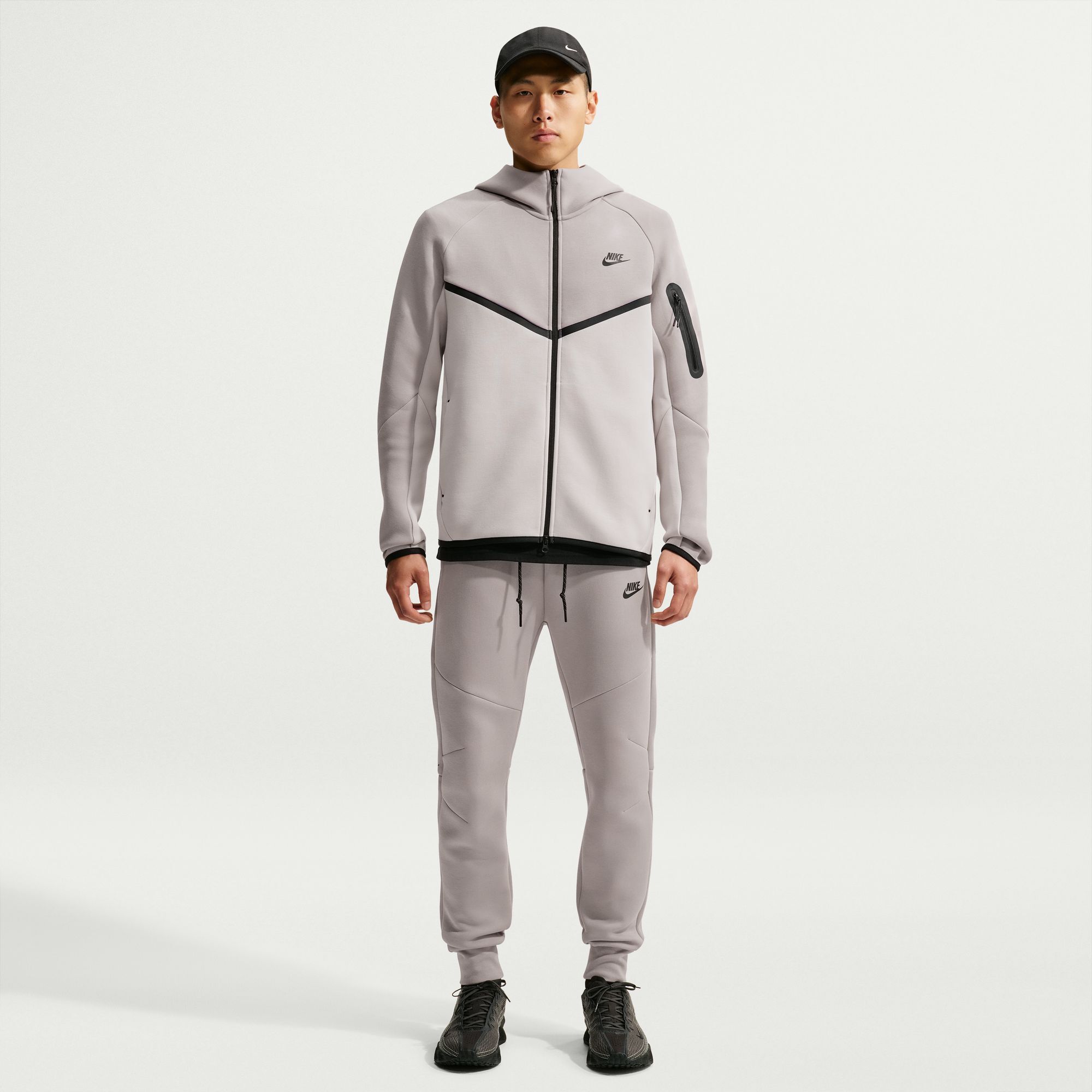 Nike Tech image number 0