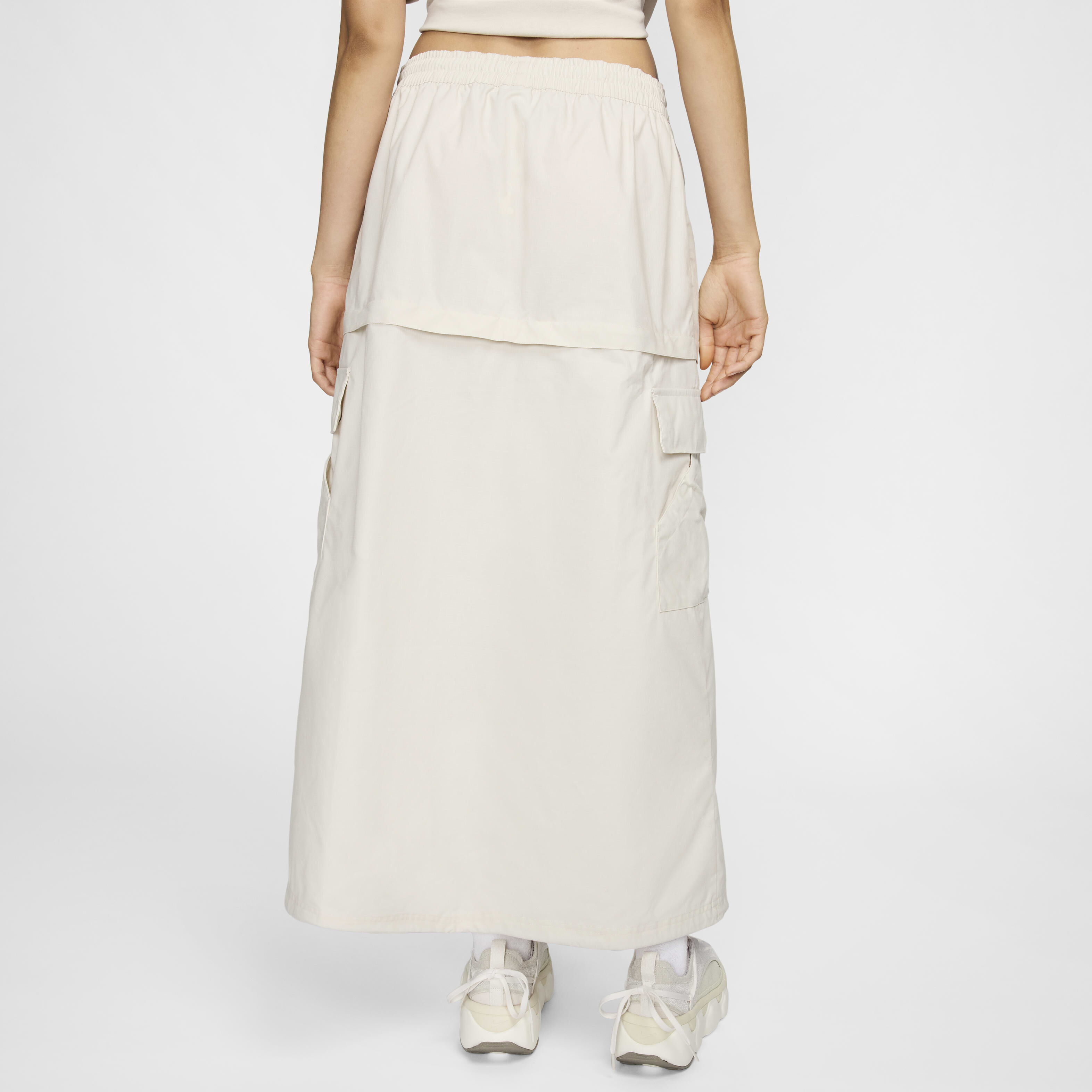 Nike Sportswear Essential image number 1